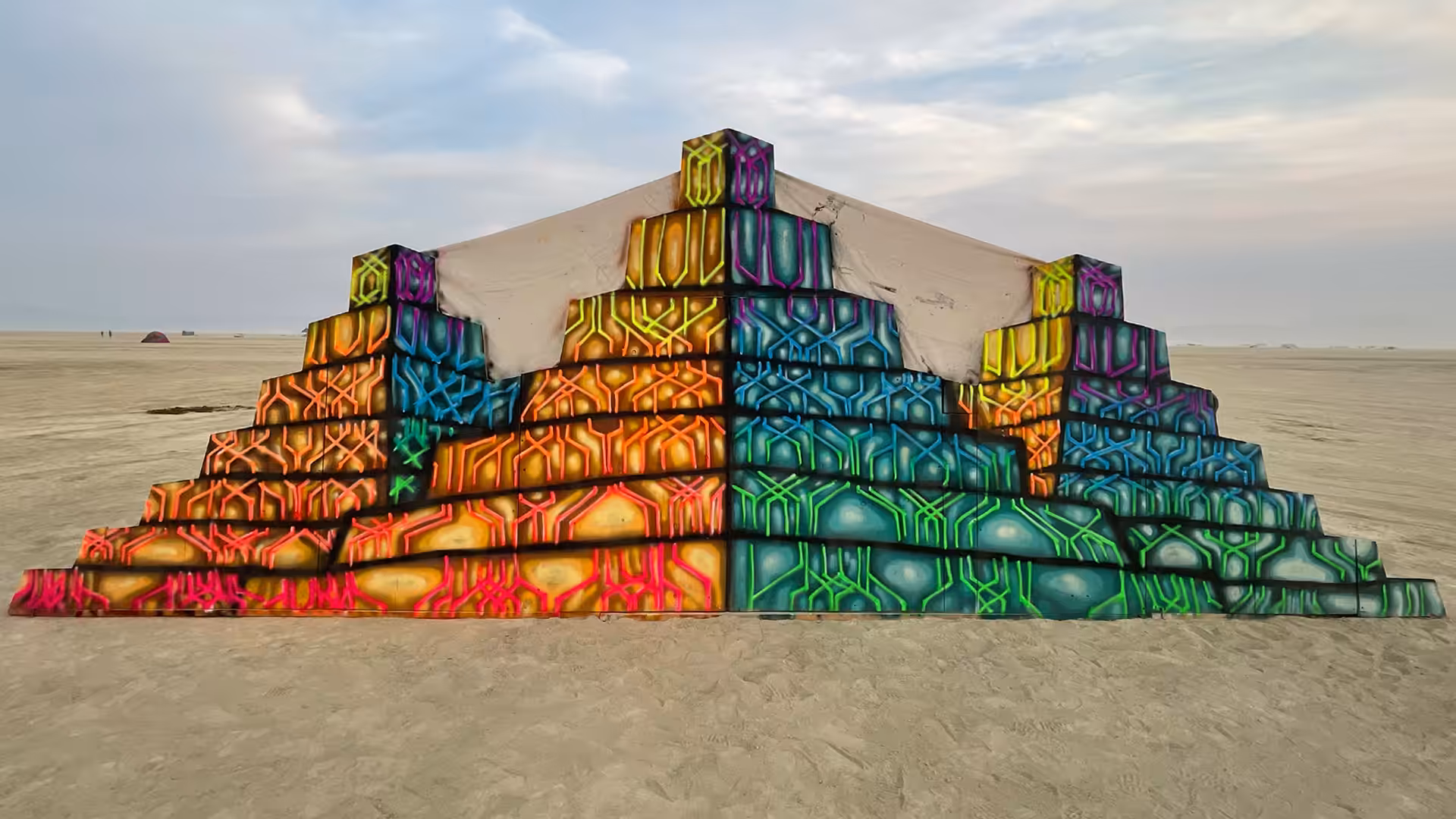 Om Pyramids