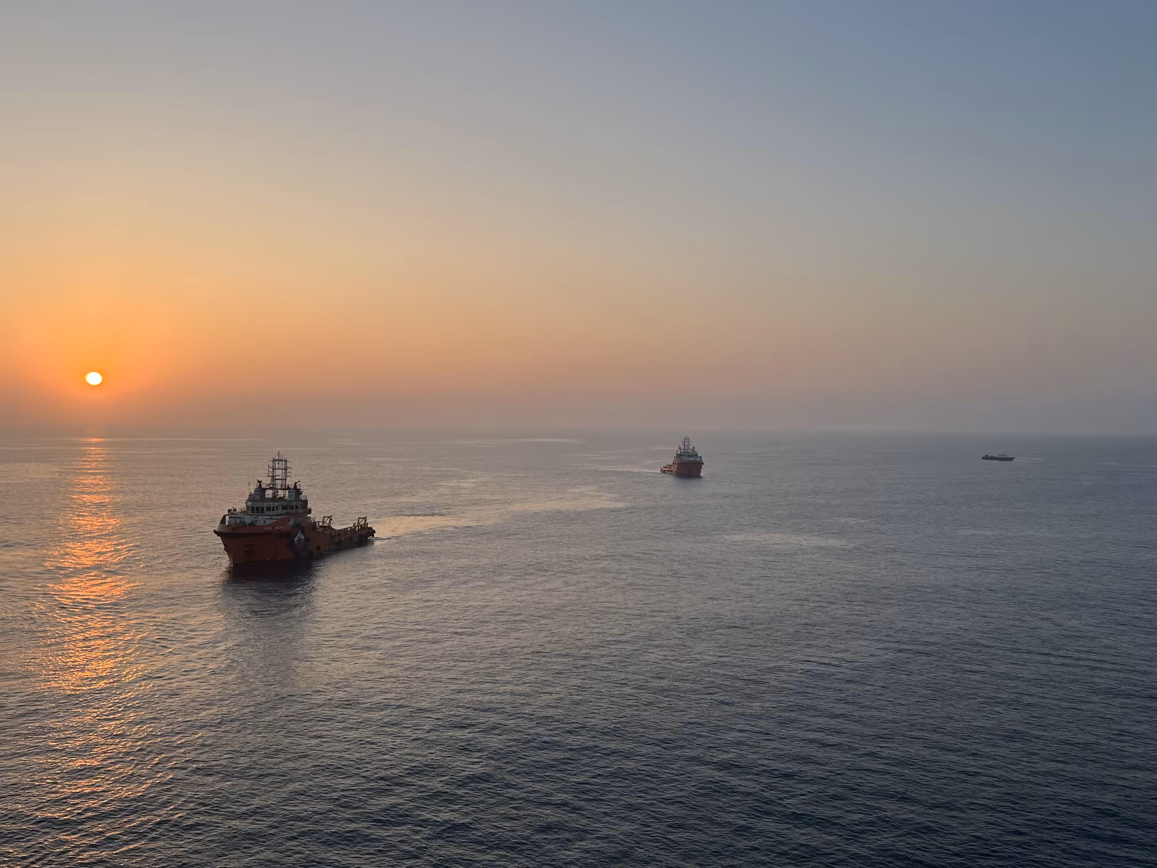 Metaleroz Offshore Seascape Photography 2024: Abandon All Ships
