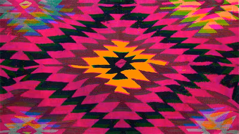 KINETIC ORNAMENT – Vibrant Sofra
