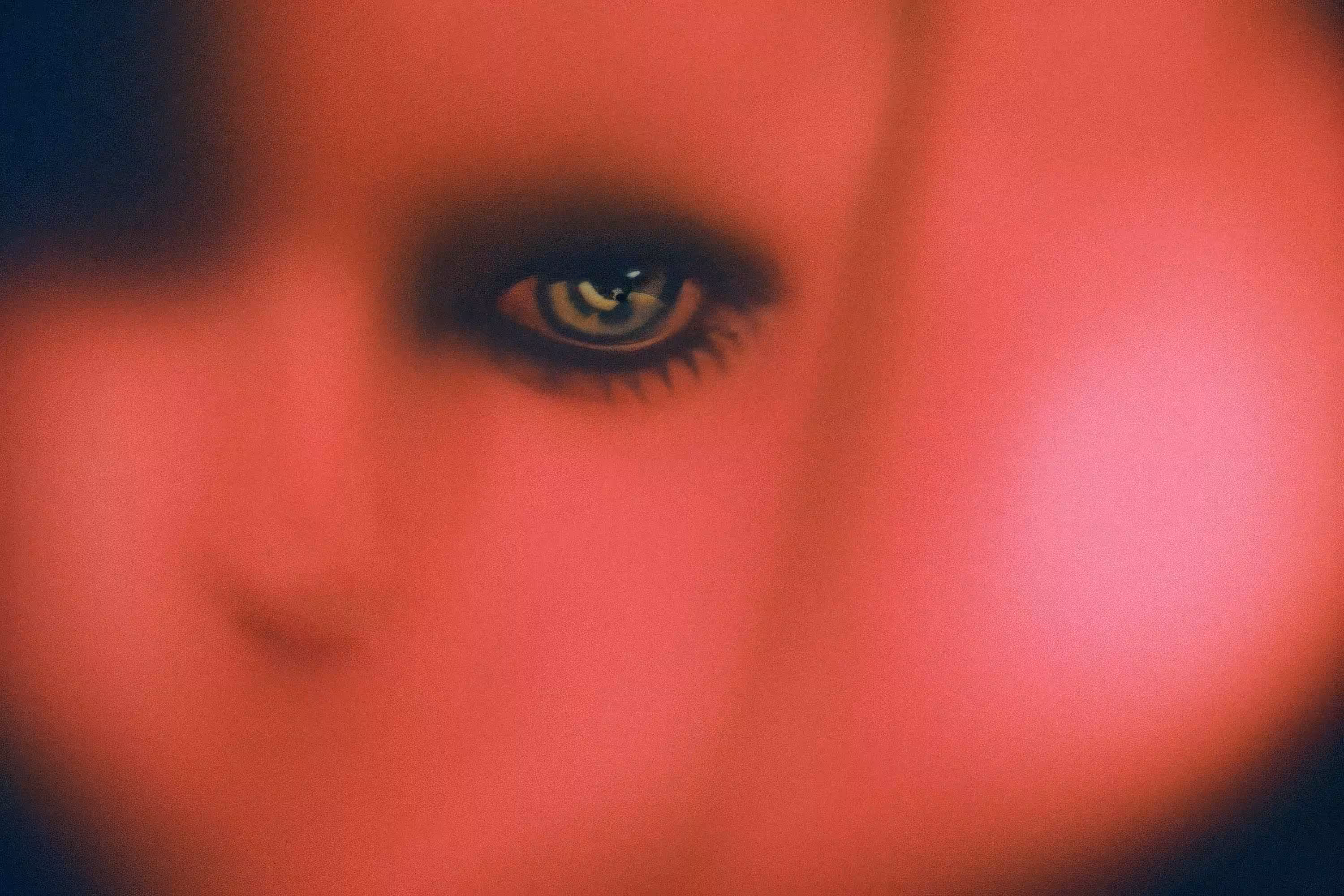 Ivona Tau - LOOKING IN HAZE