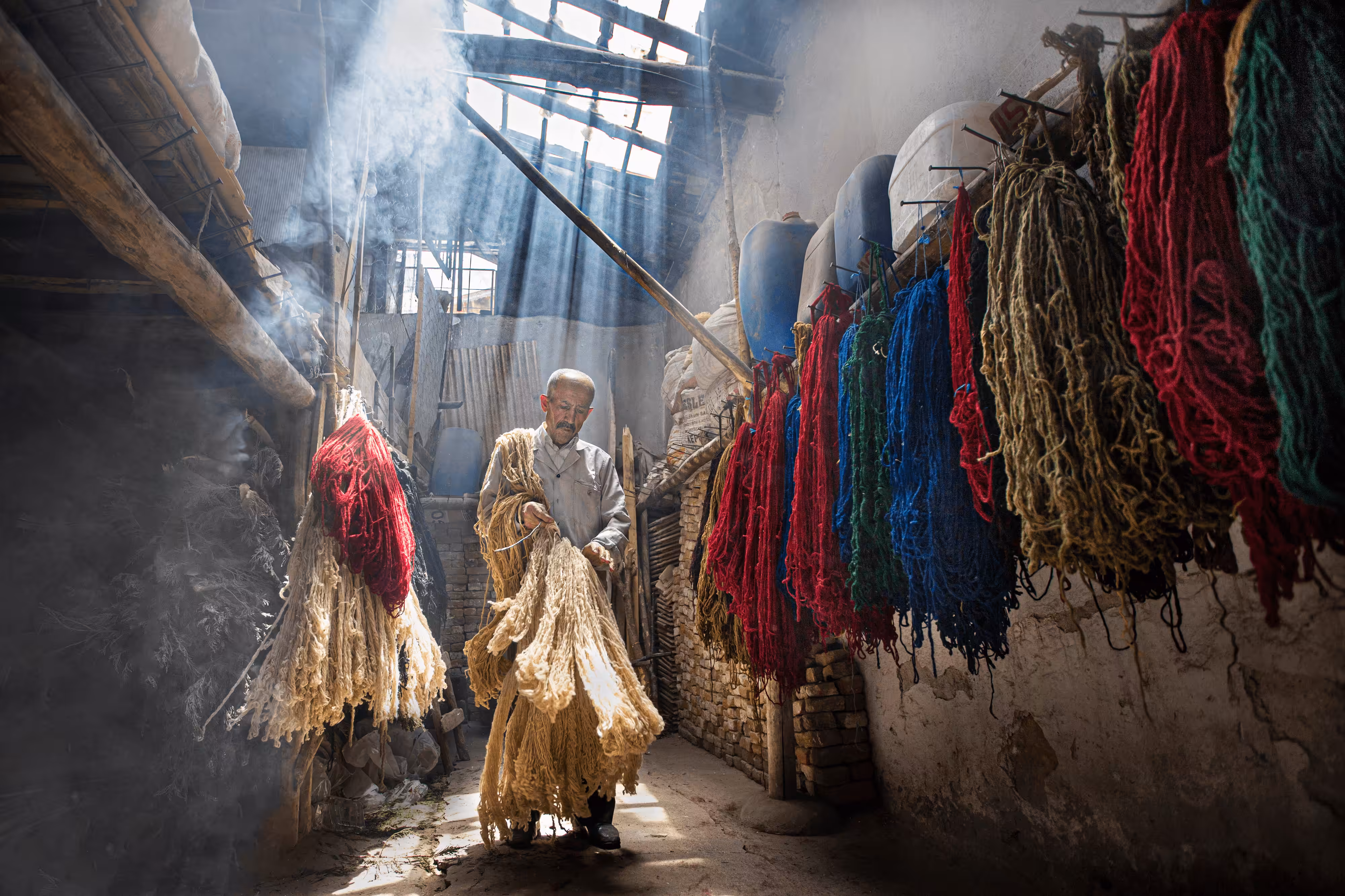 Master Of Yarn Dyeirng: Master Of Yarn Dyeing