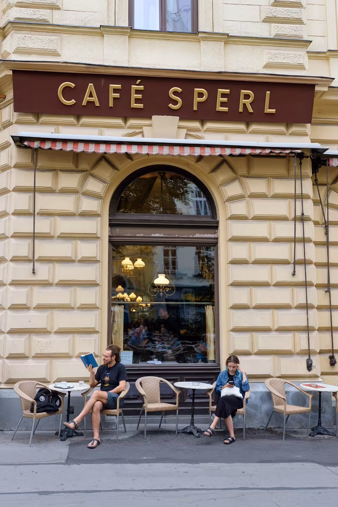 Vienna Waits for You : Café Sperl 