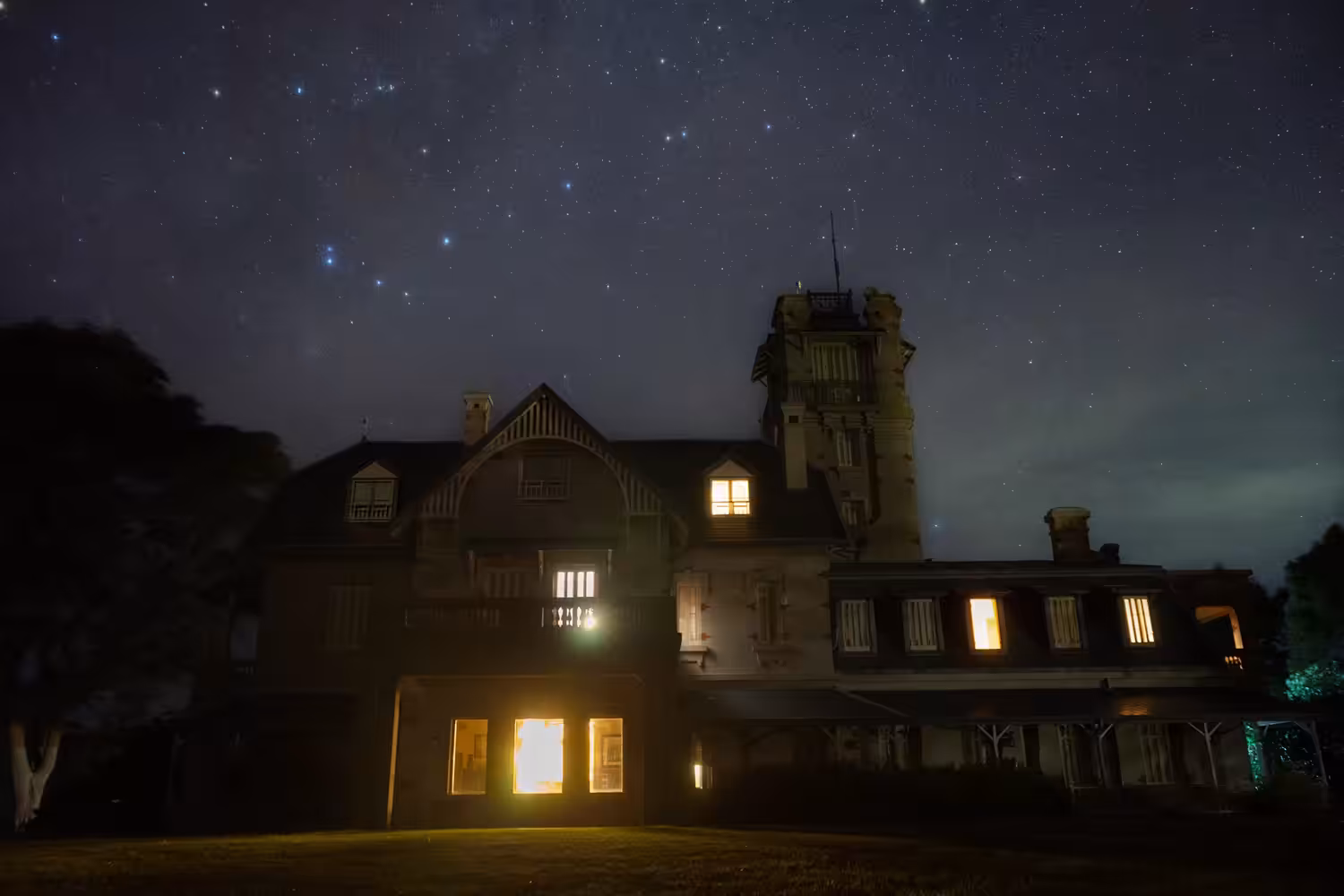 Starlight Hotel