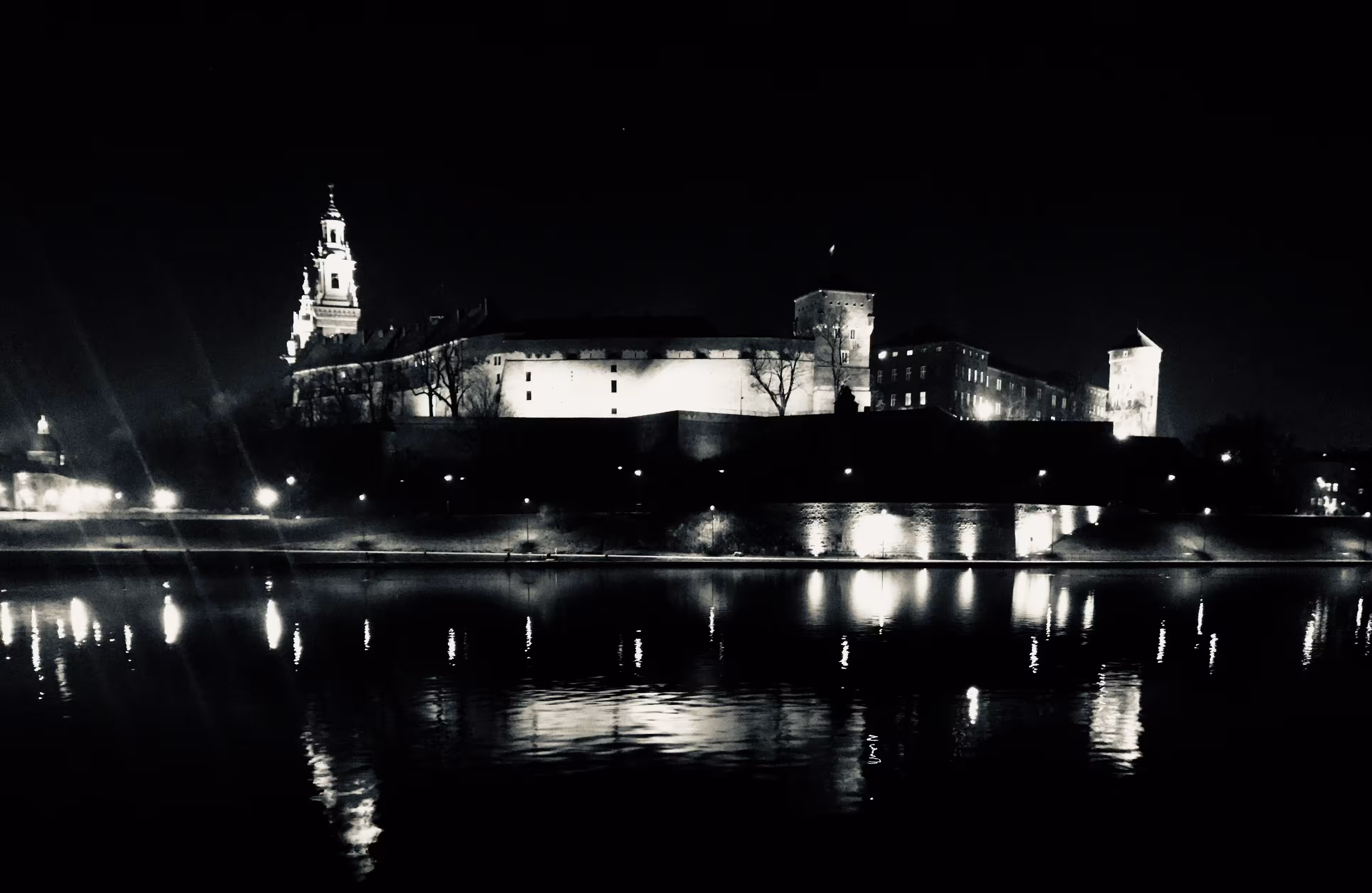 Do you see what I see ?: Reflections - Wawel Royal Castle in Kraków Poland