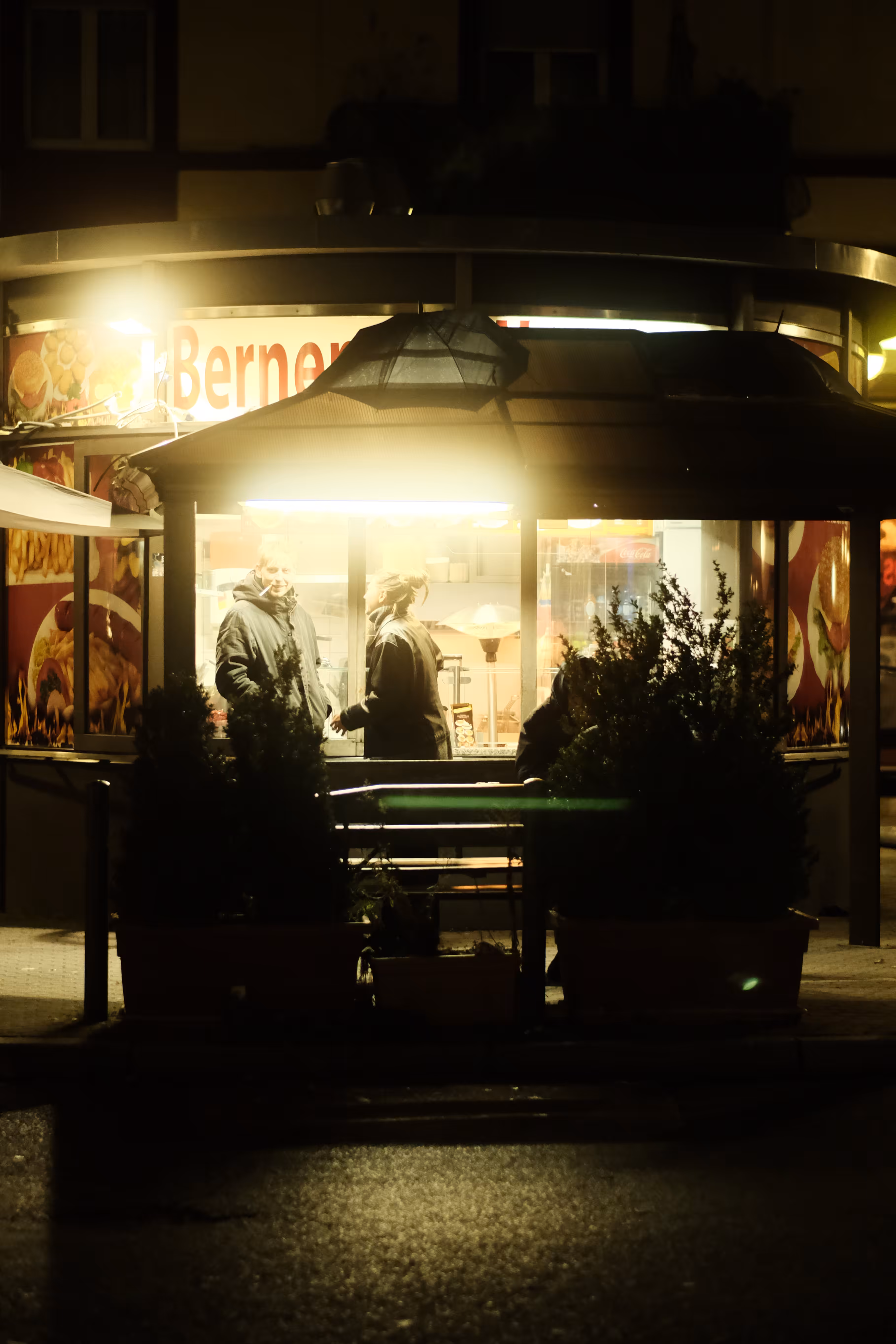 A Würstchen at night ...