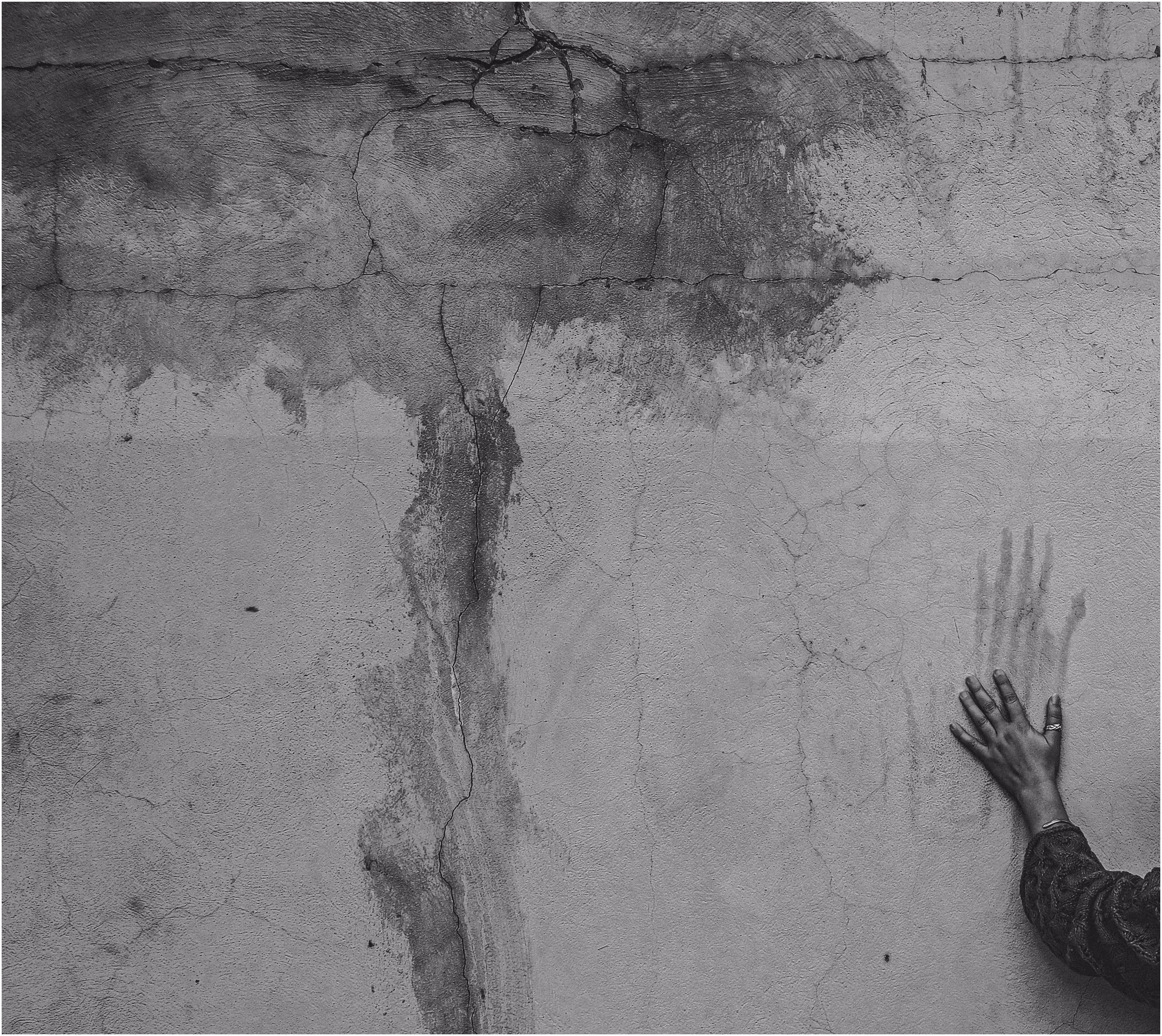 Traces of lost hand