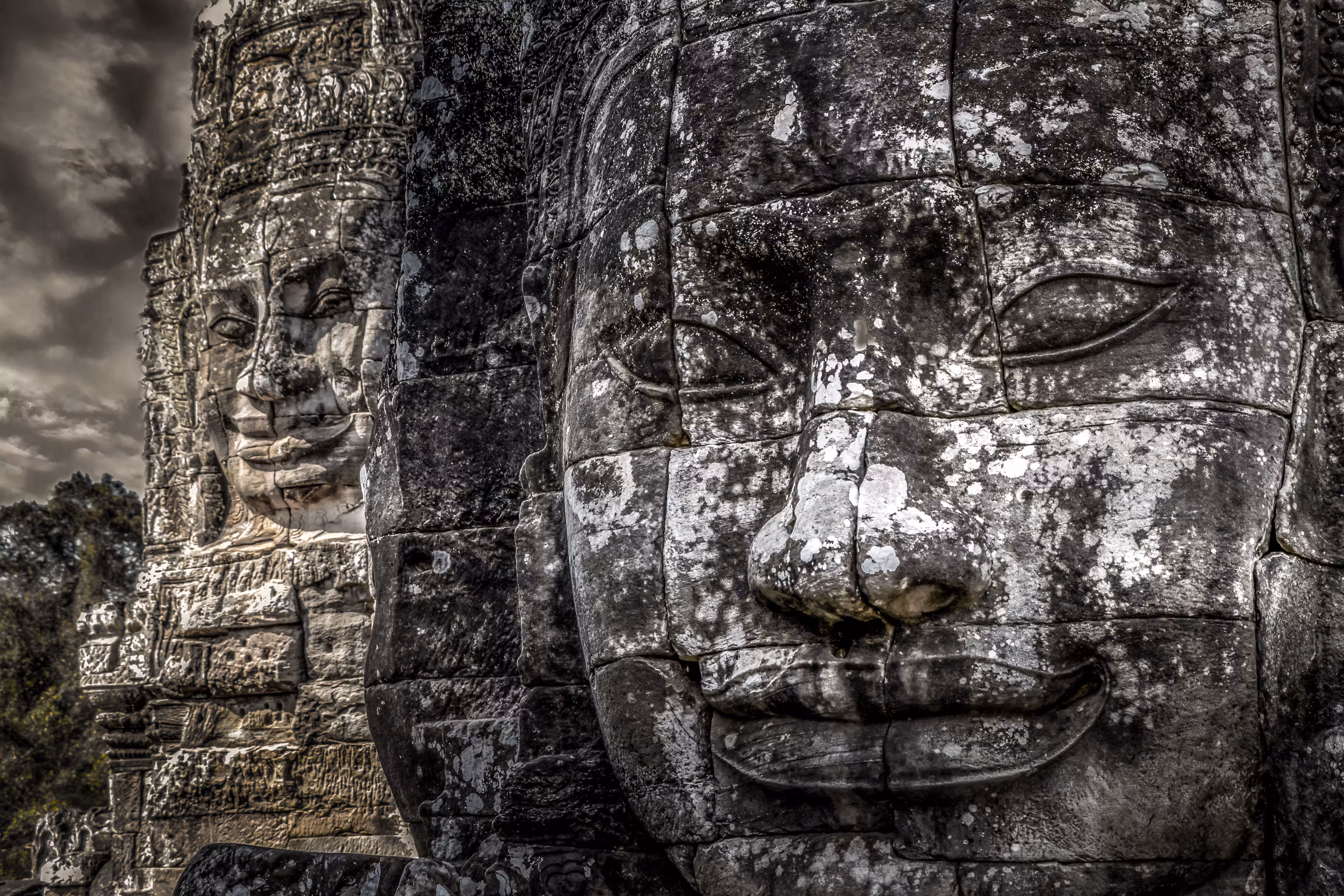Roving Around the World: Faces