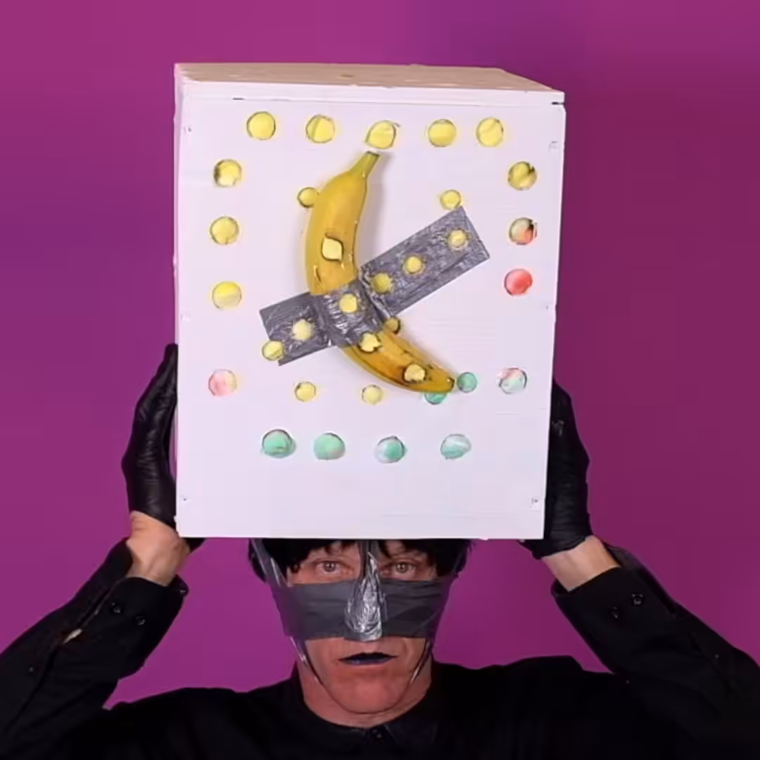 The Comedian Ala Mode, Extruded