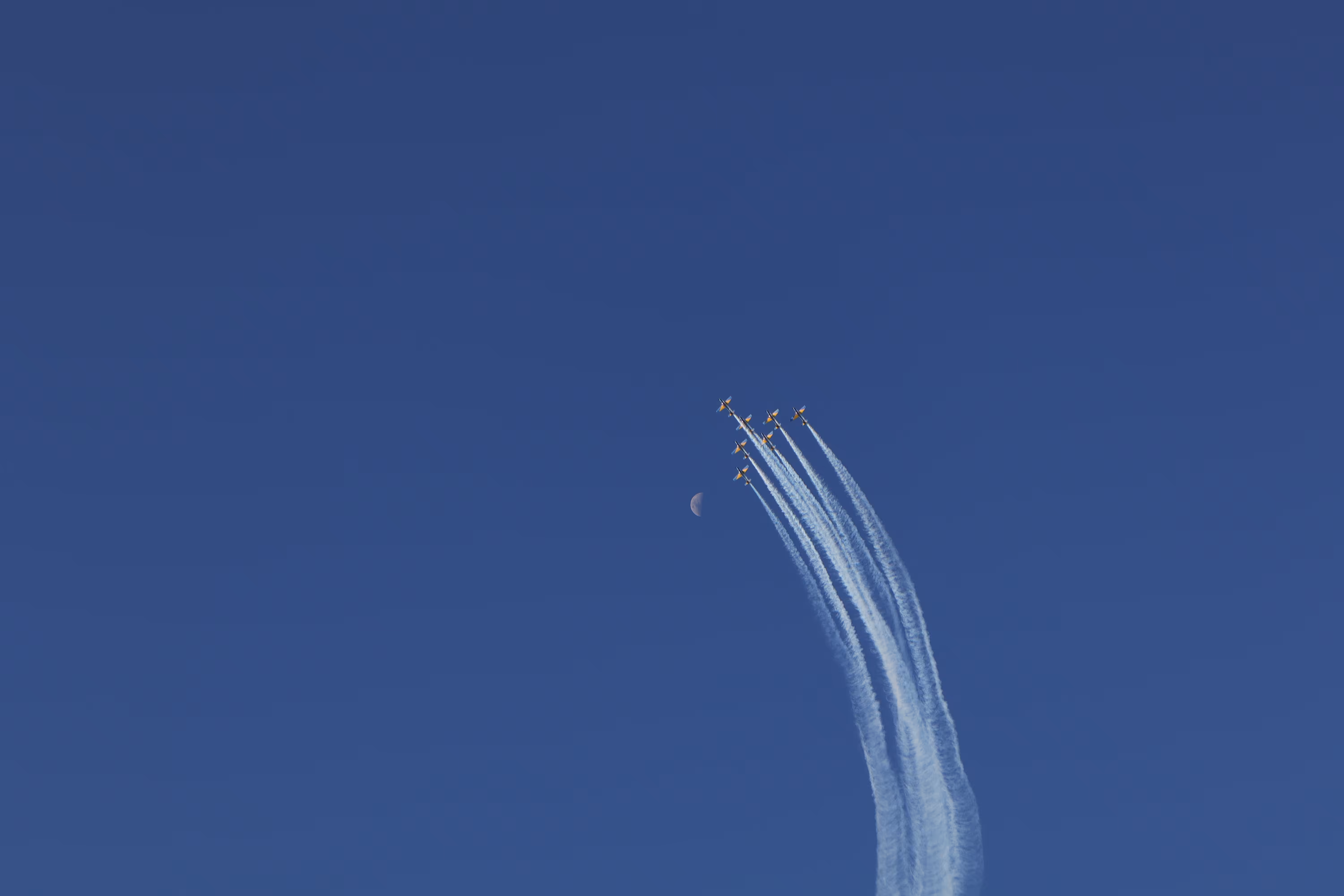 Serenity in Photos: Precision Under the Moon