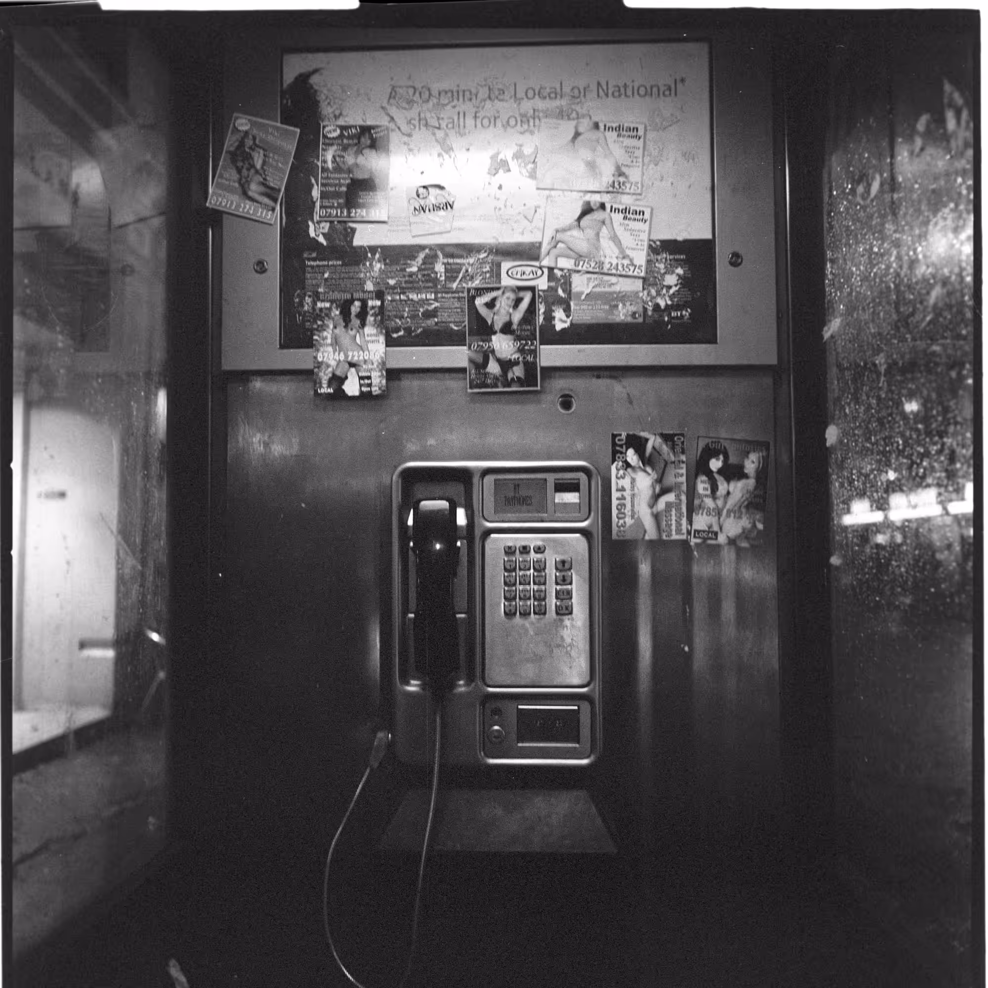 london phone booth 1