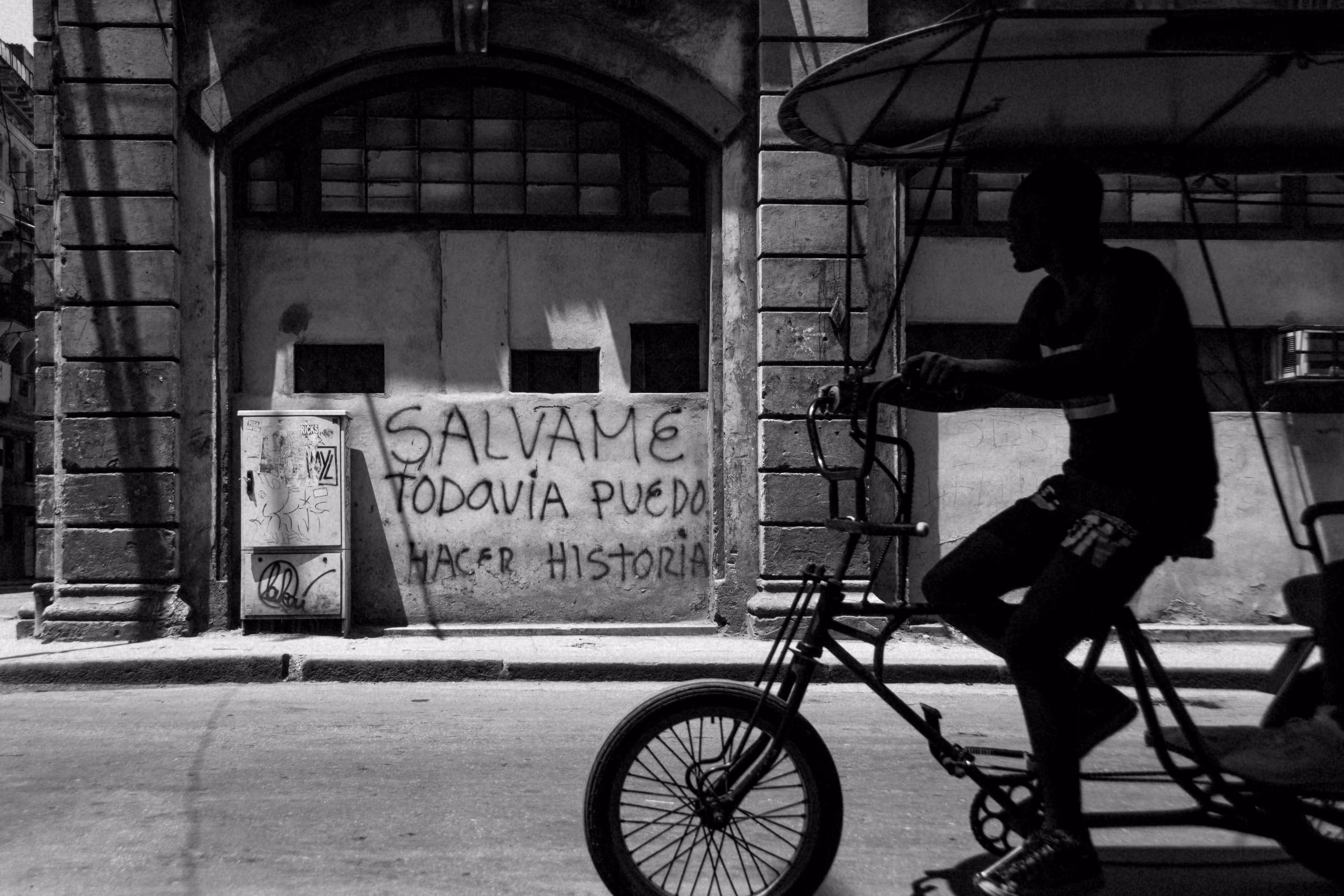 Save me, I can still make history