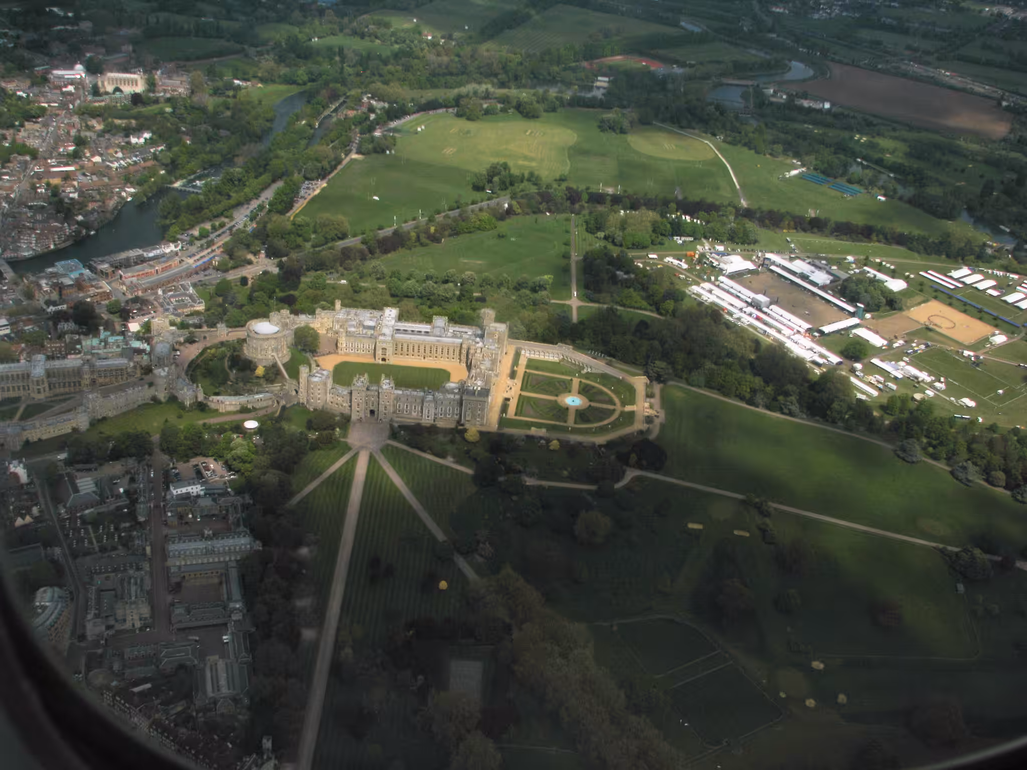aerial photograph near london