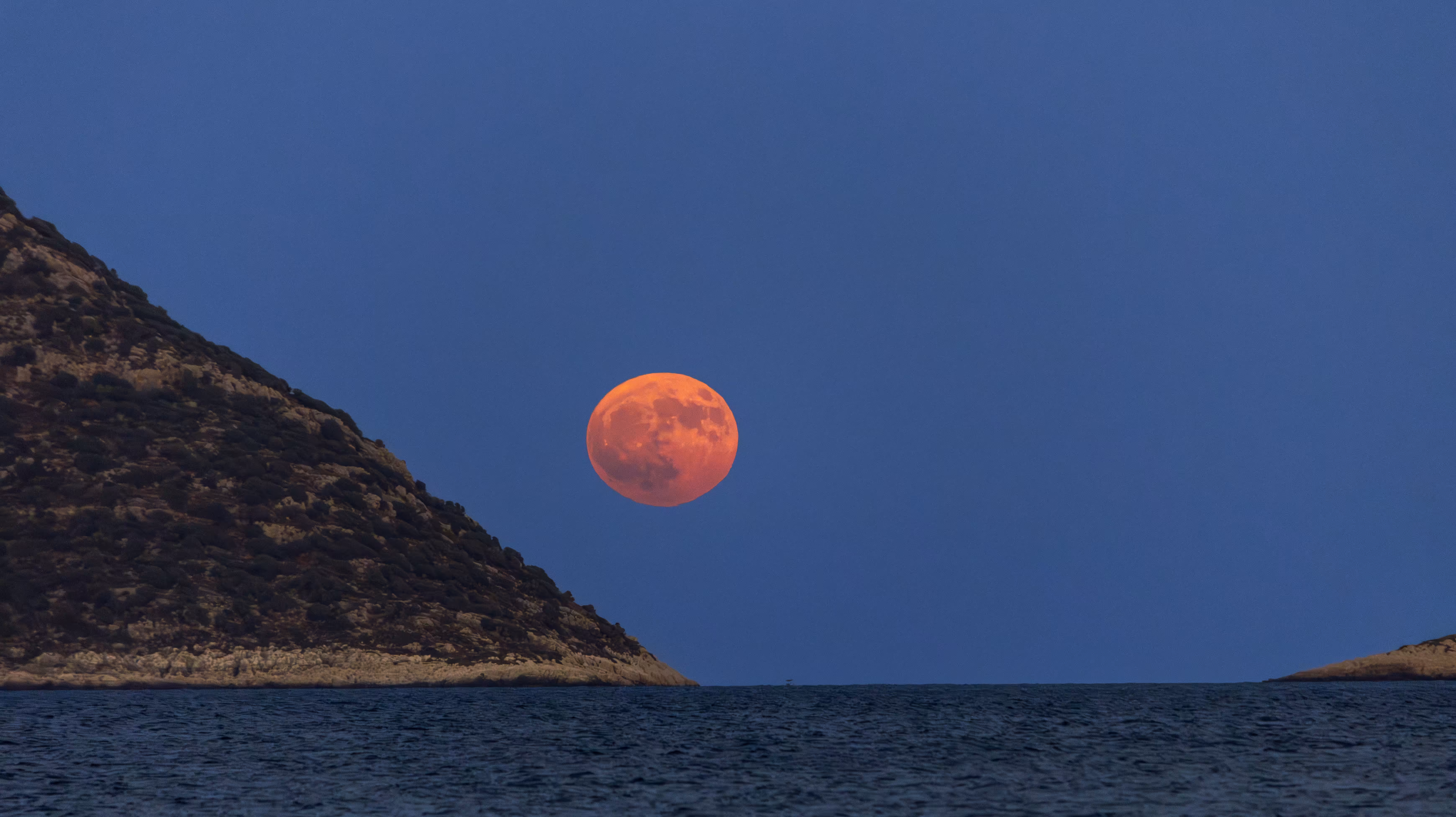 SUPERMOON