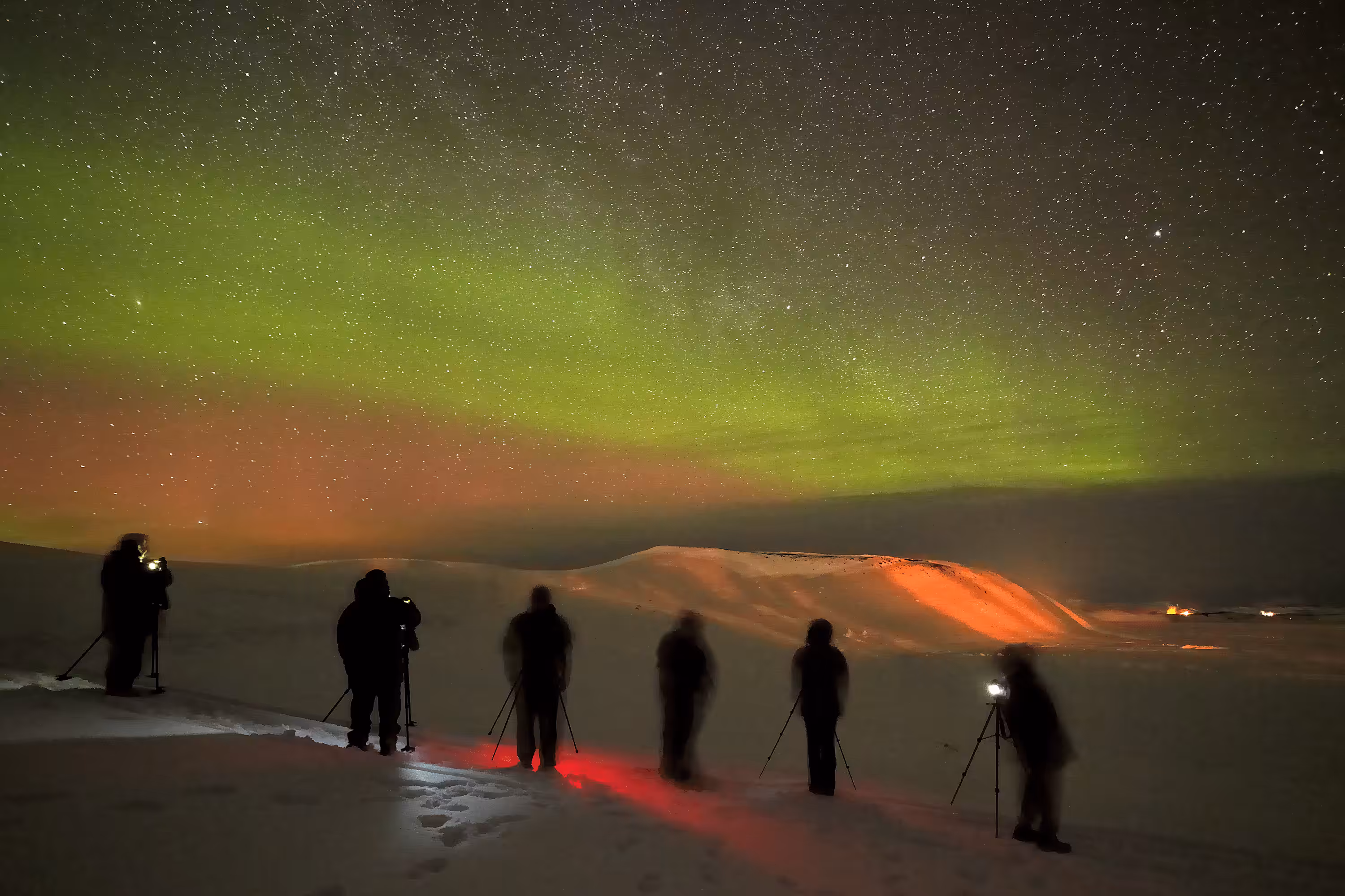 #19 Aurora Hunters.