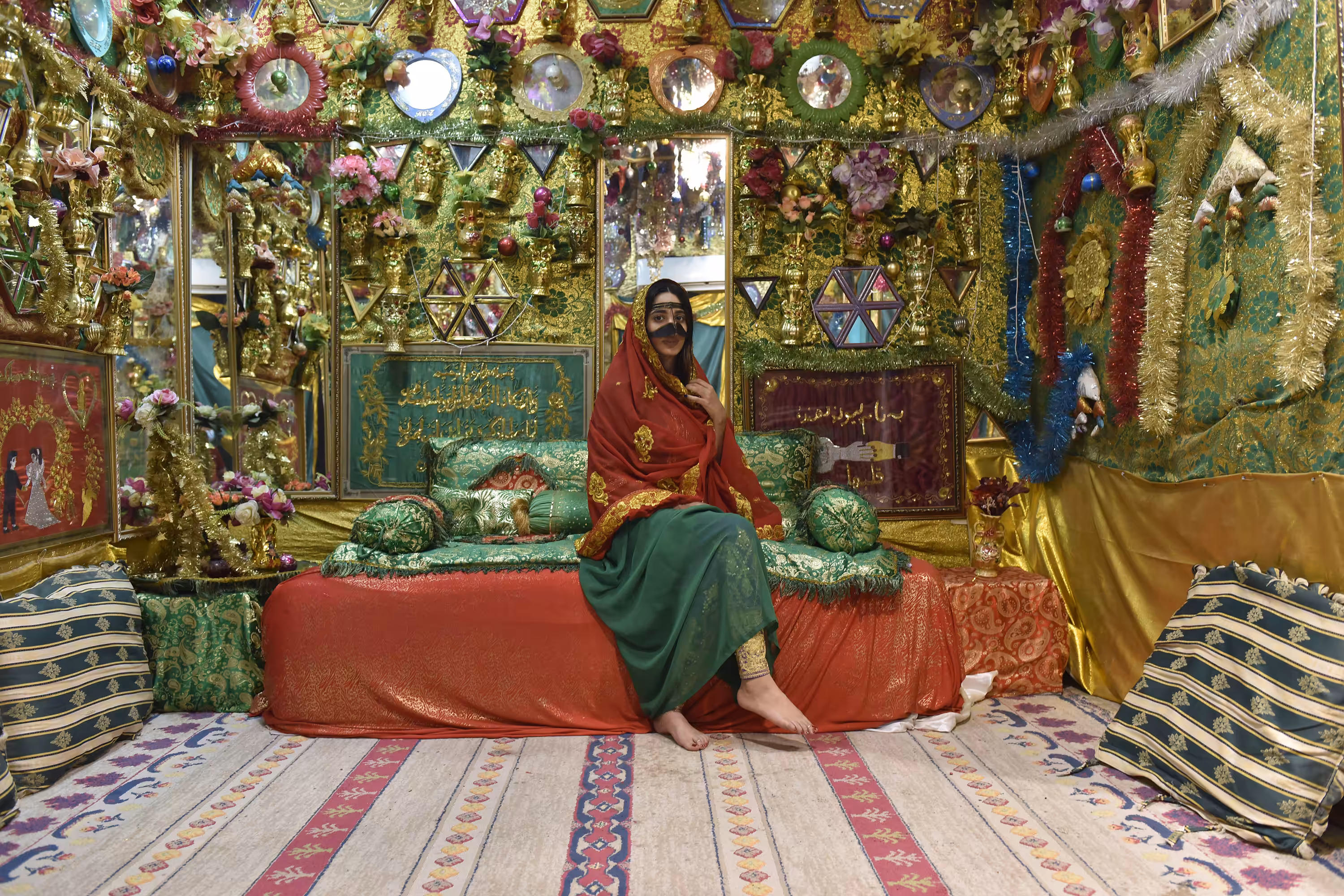 Traditional dress of Hormozgan #4