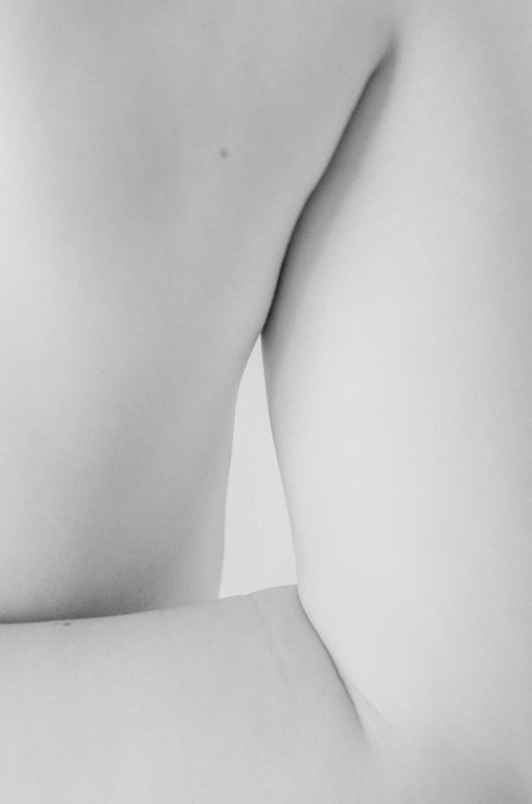#1 Minimal Body Photo Series by Antonia V Baramova
