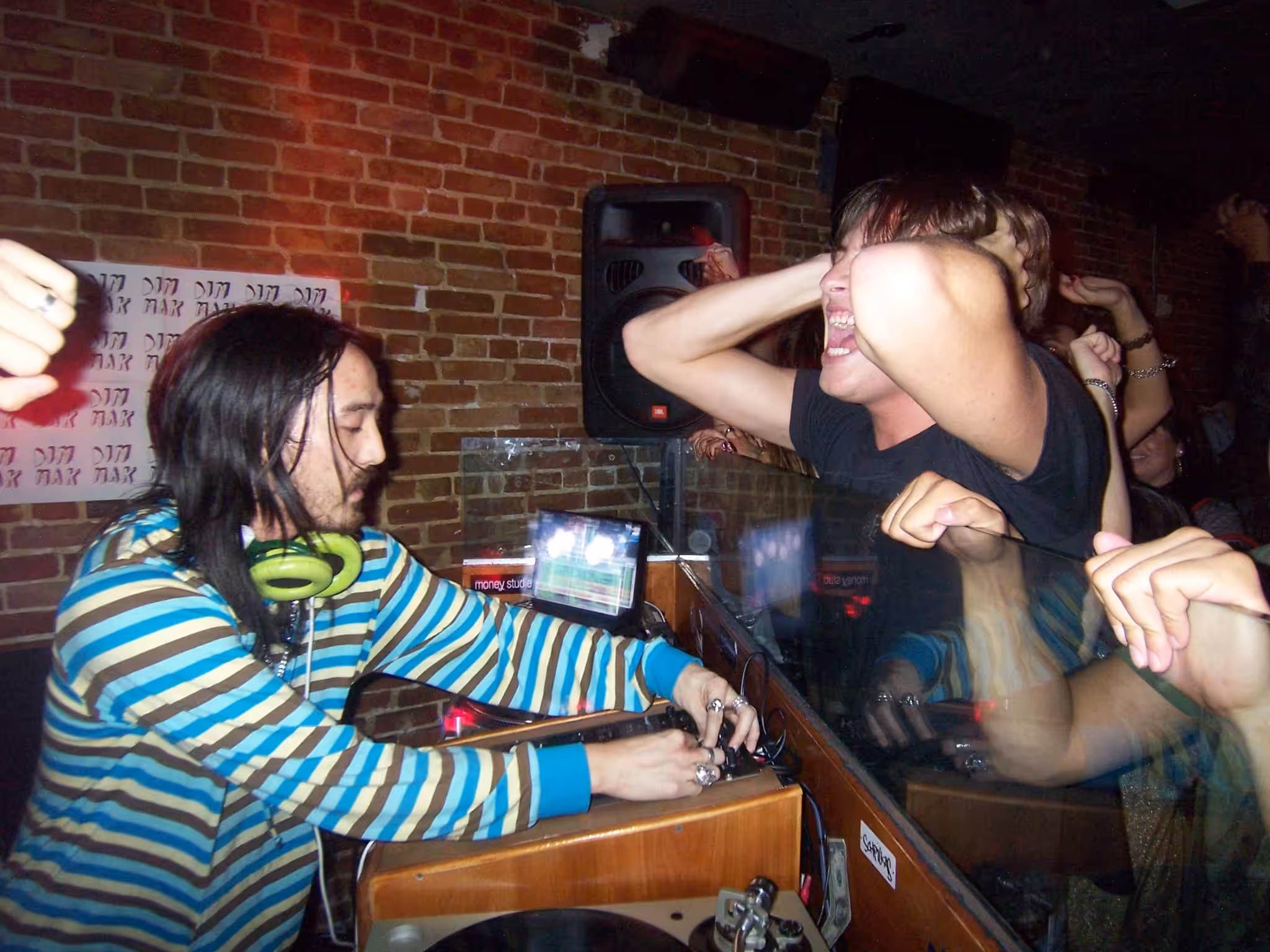 BLOGHOUSE ARCHIVES #1 - AOKI