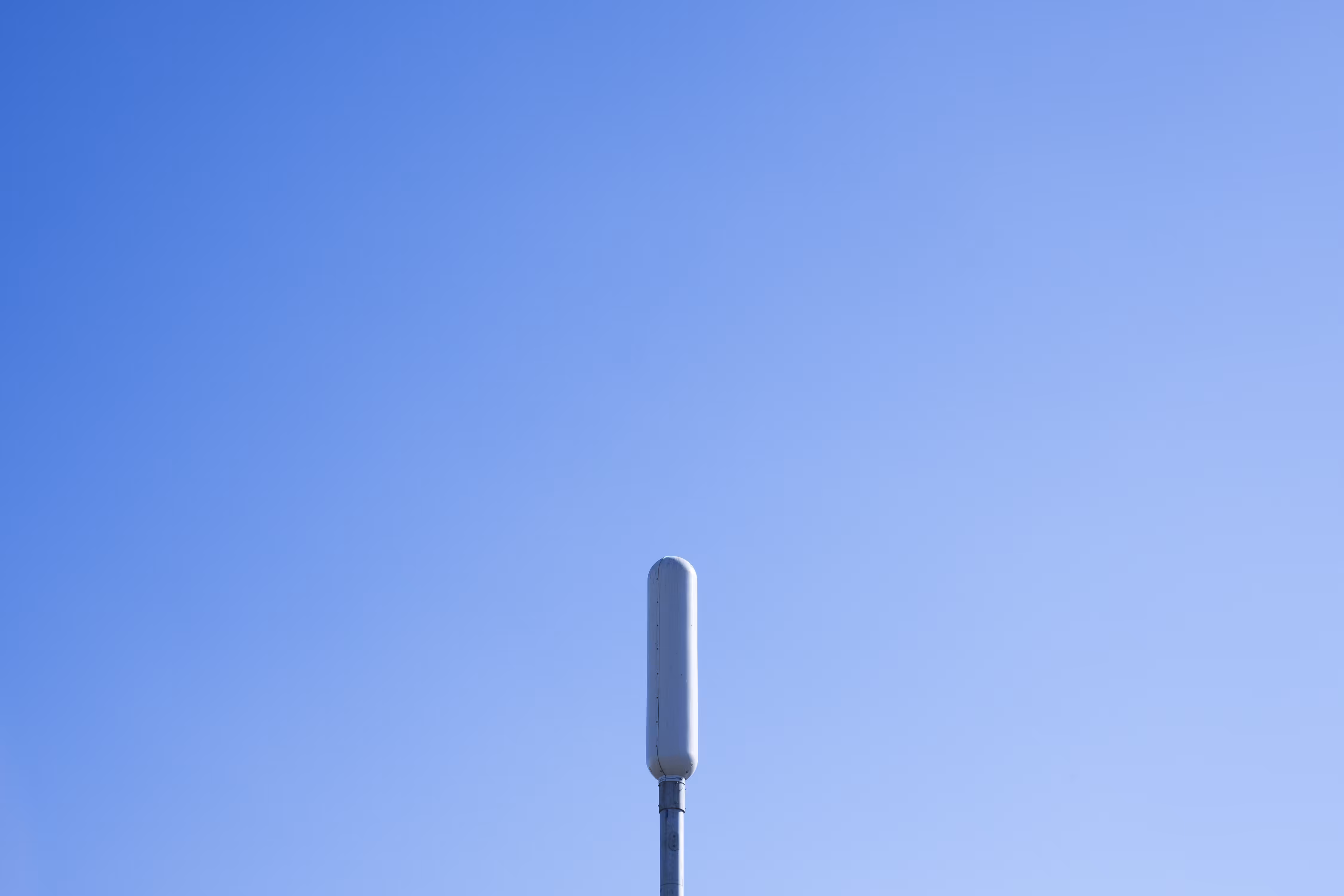 Minimal Skies #03 - Cylindrical UFO
