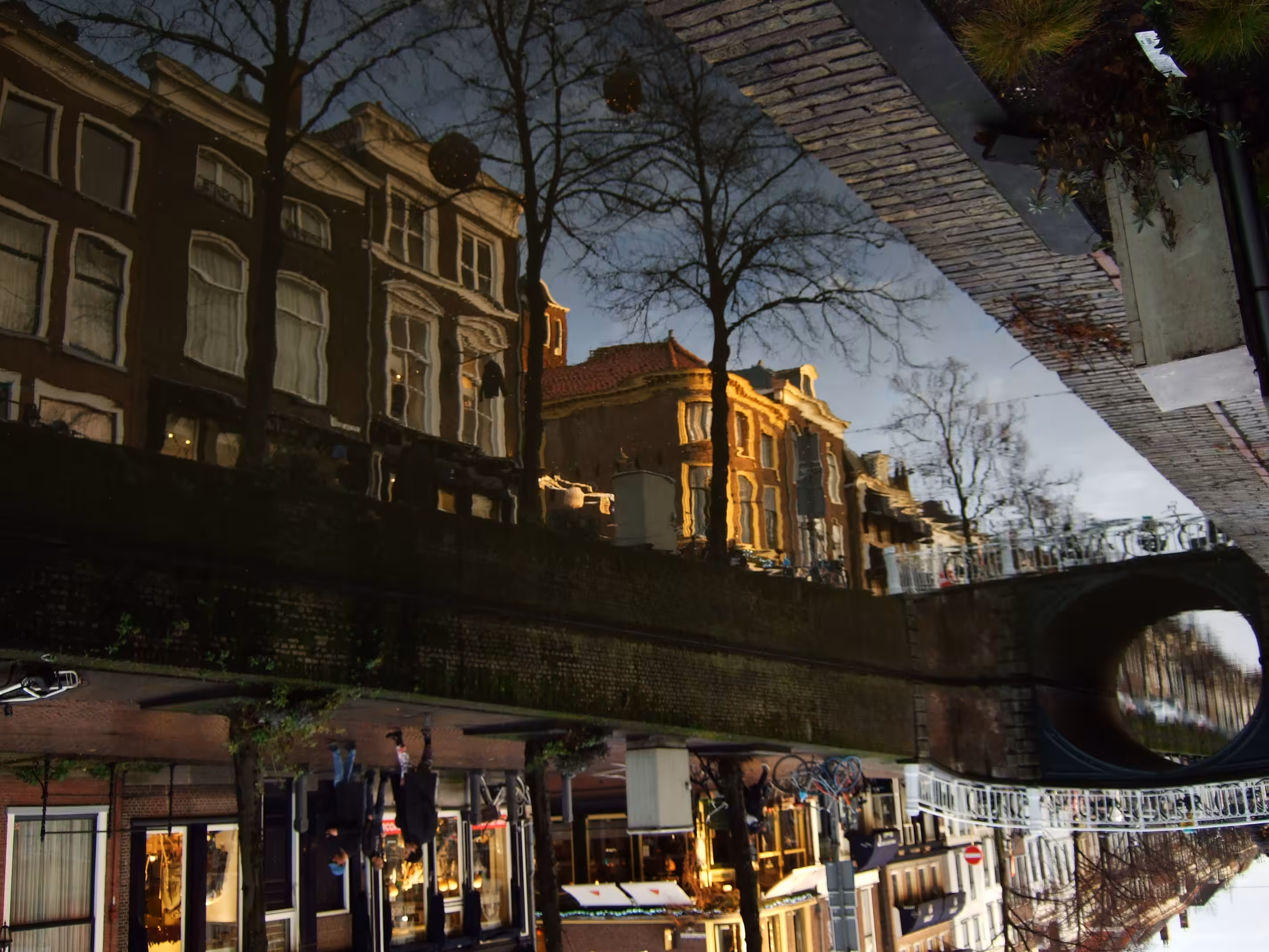 .18 UPSIDE DOWN PIC - CHARMING CANAL IN DELFT. Lucky Lucy van Delft.