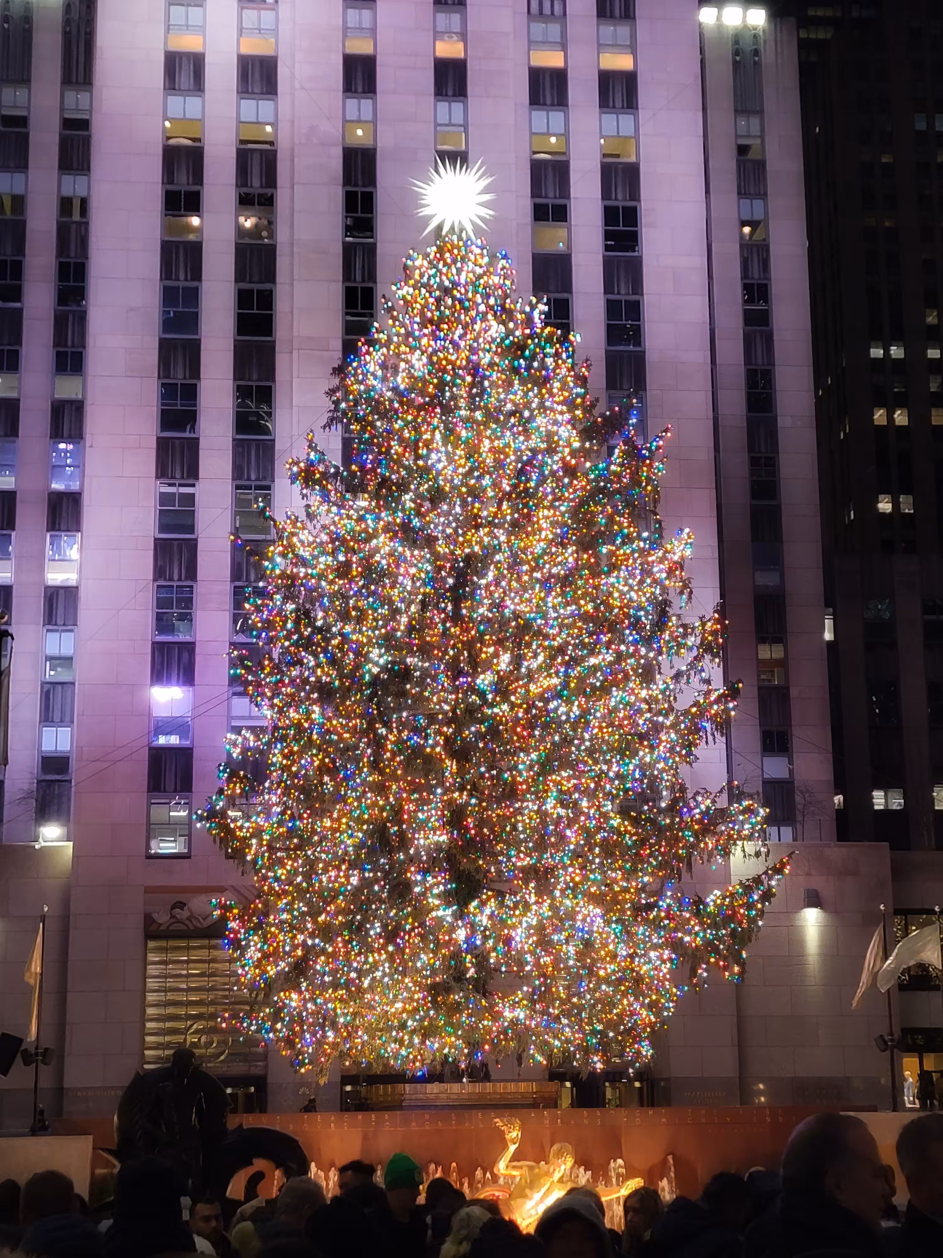 The Tree 🎄🗽❗At Rockfeller Center, Midtown, NYC, Dec. 14 2022