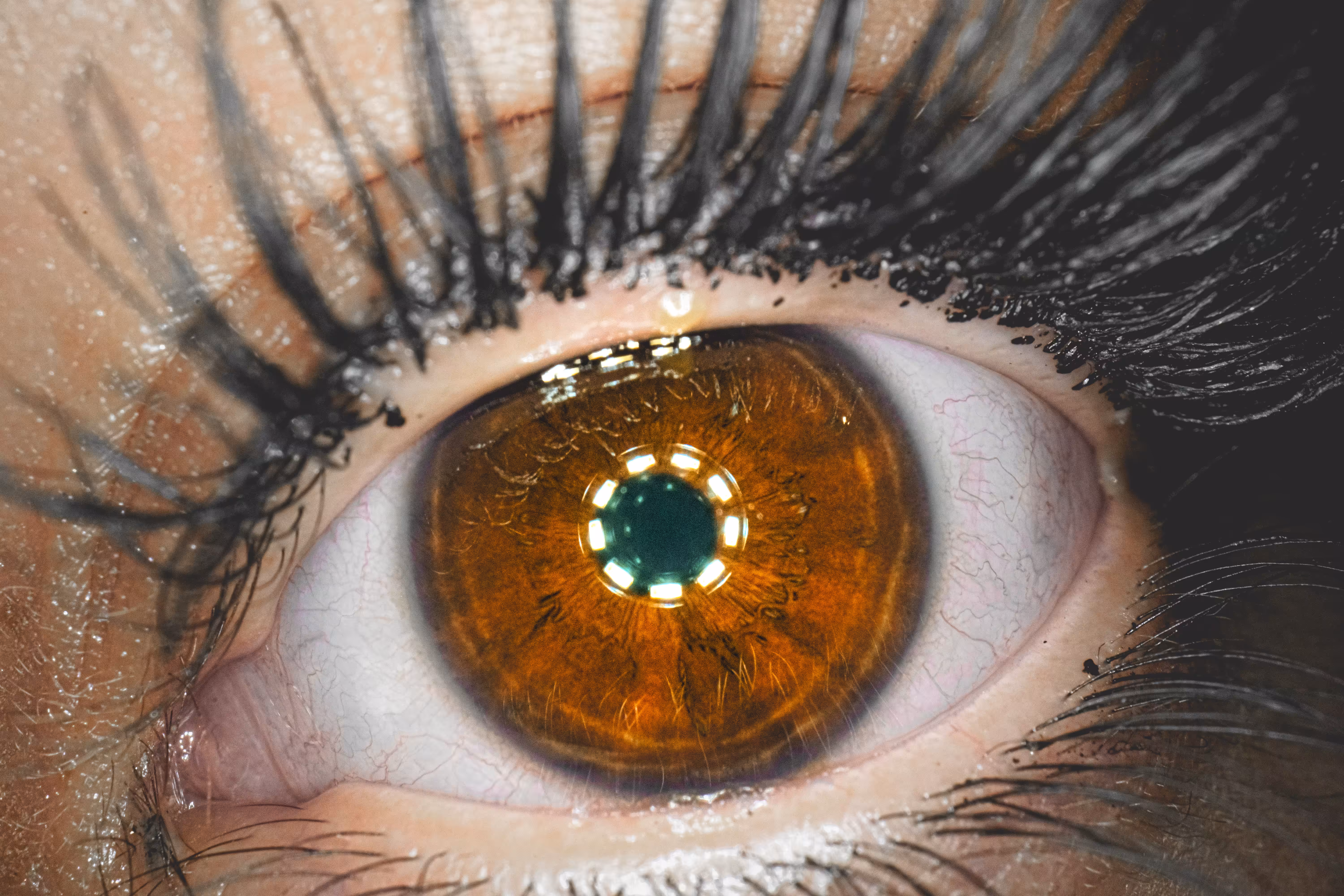 Iris The Story Teller - Fashion Designer's Eye
