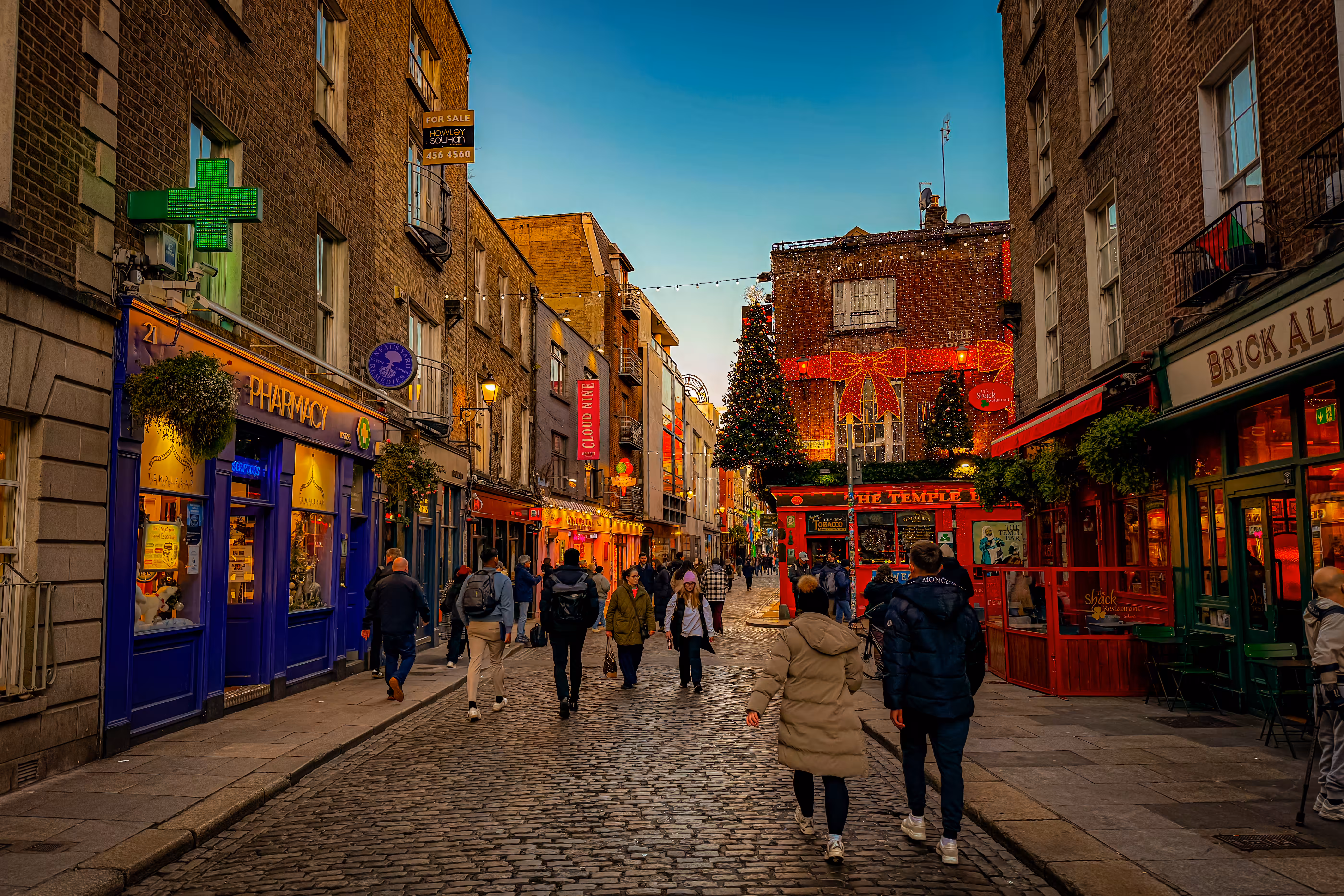 Rodeo posts: temple bar coming