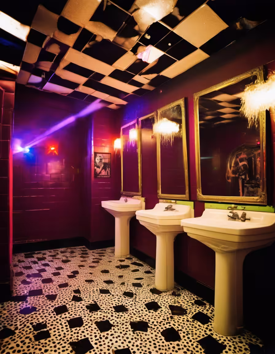 Club Restrooms With Threatening Auras #97
