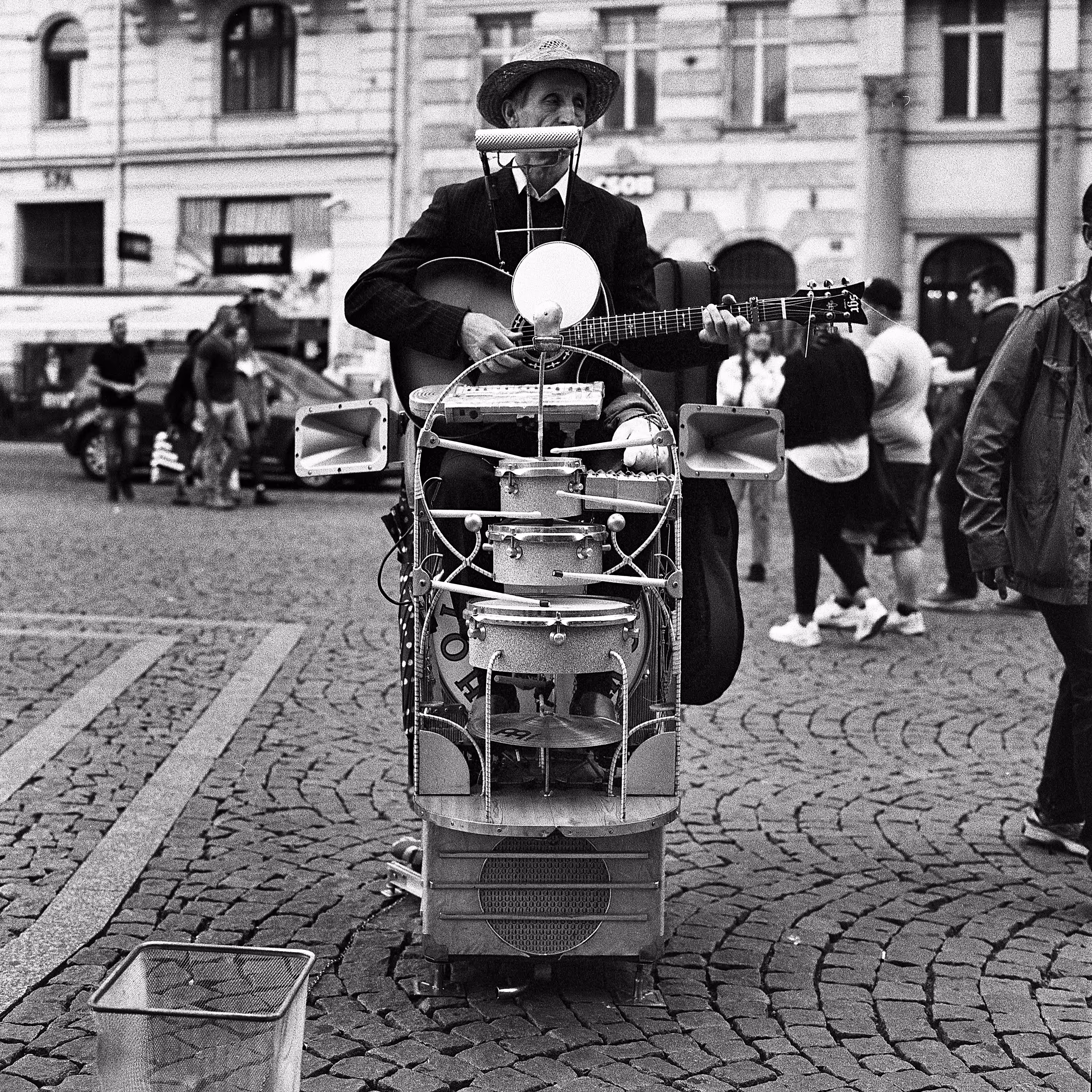 One man orchestra 