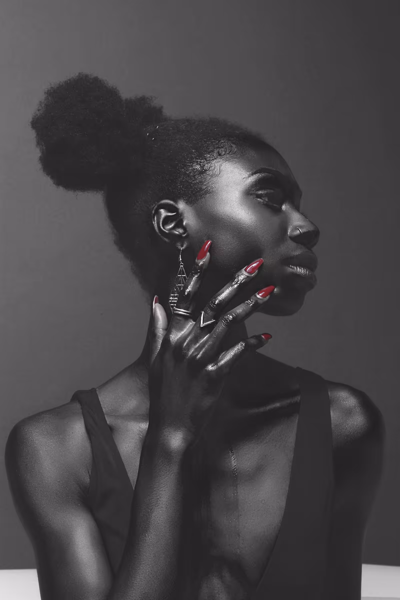 MONOCHROME & RED NAILS
