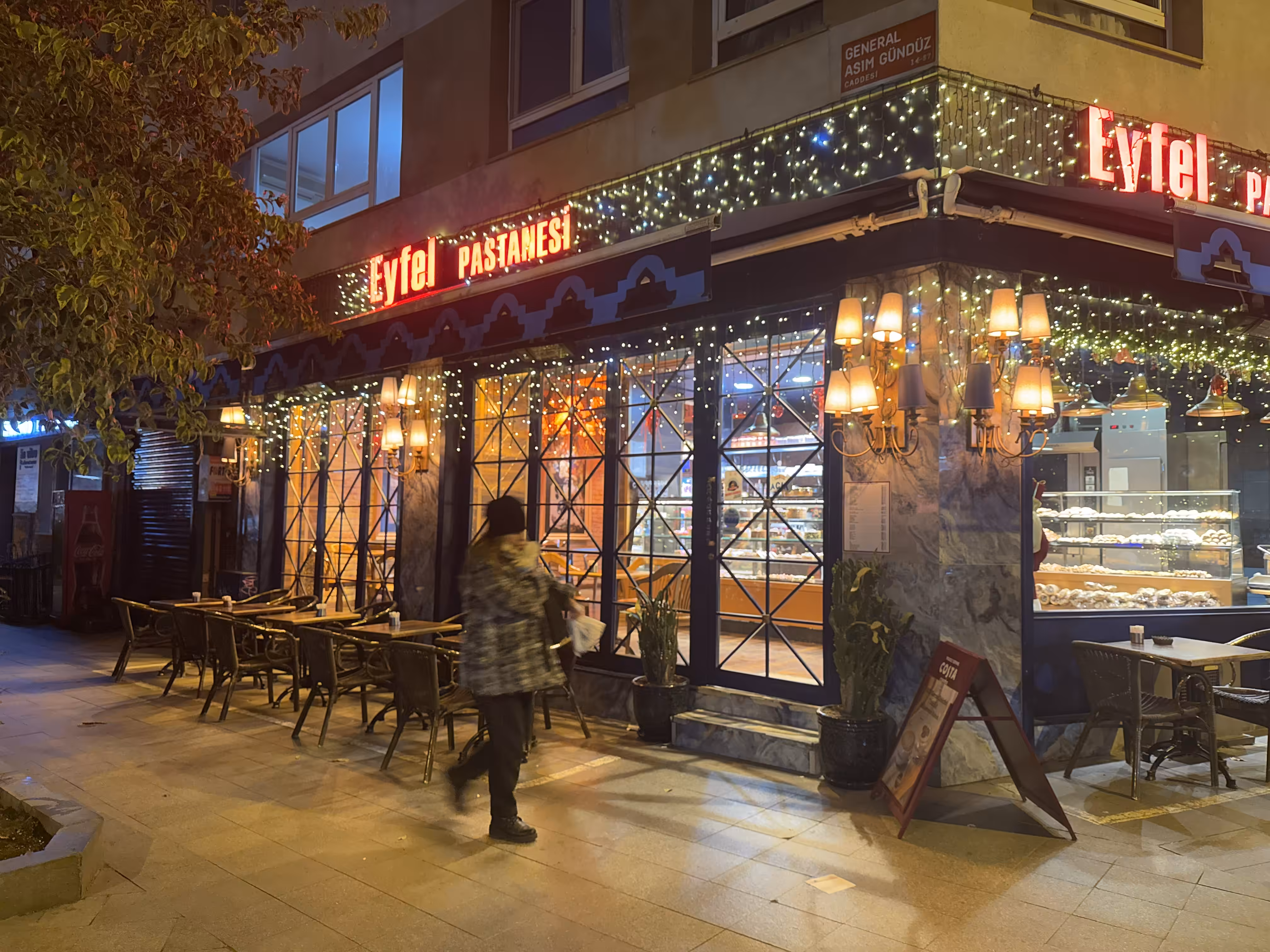 Eyfel Patisserie 