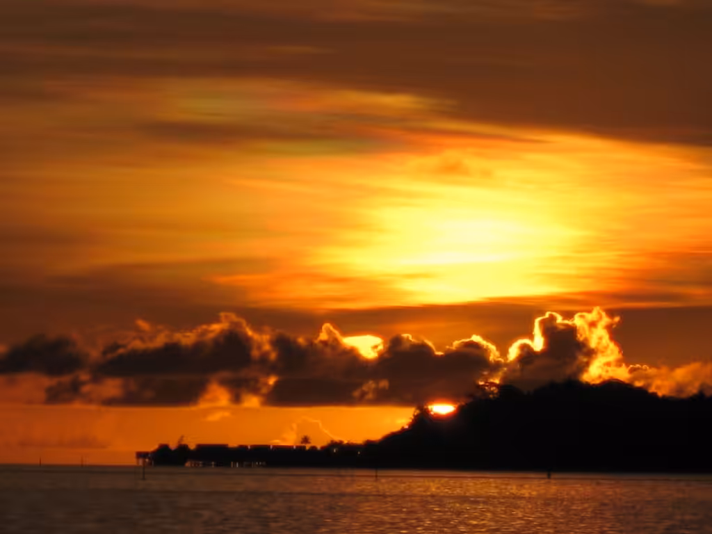 Polynesian Golden Sunset 
