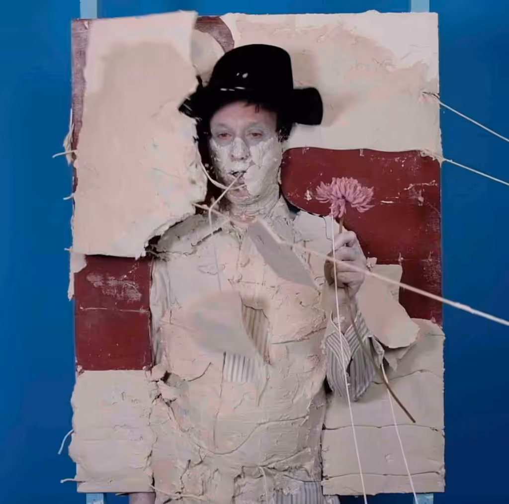 ART MARKET: Shattering Self
