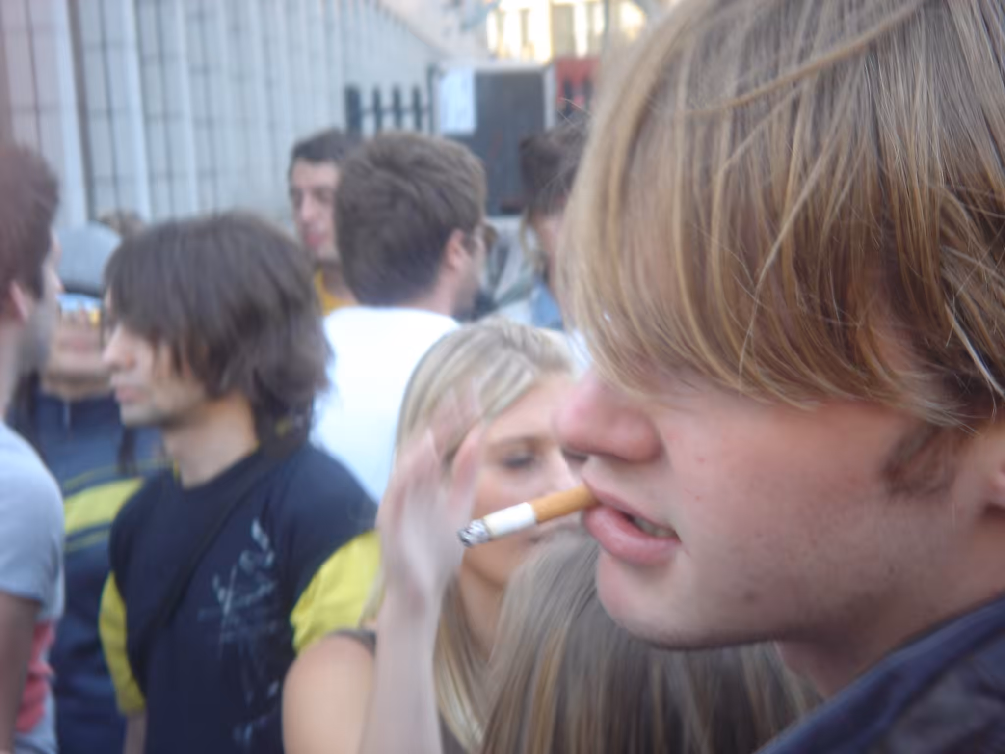 Archives - 03 - Anonymous smoker in Hackney, London, on 19/09/2004