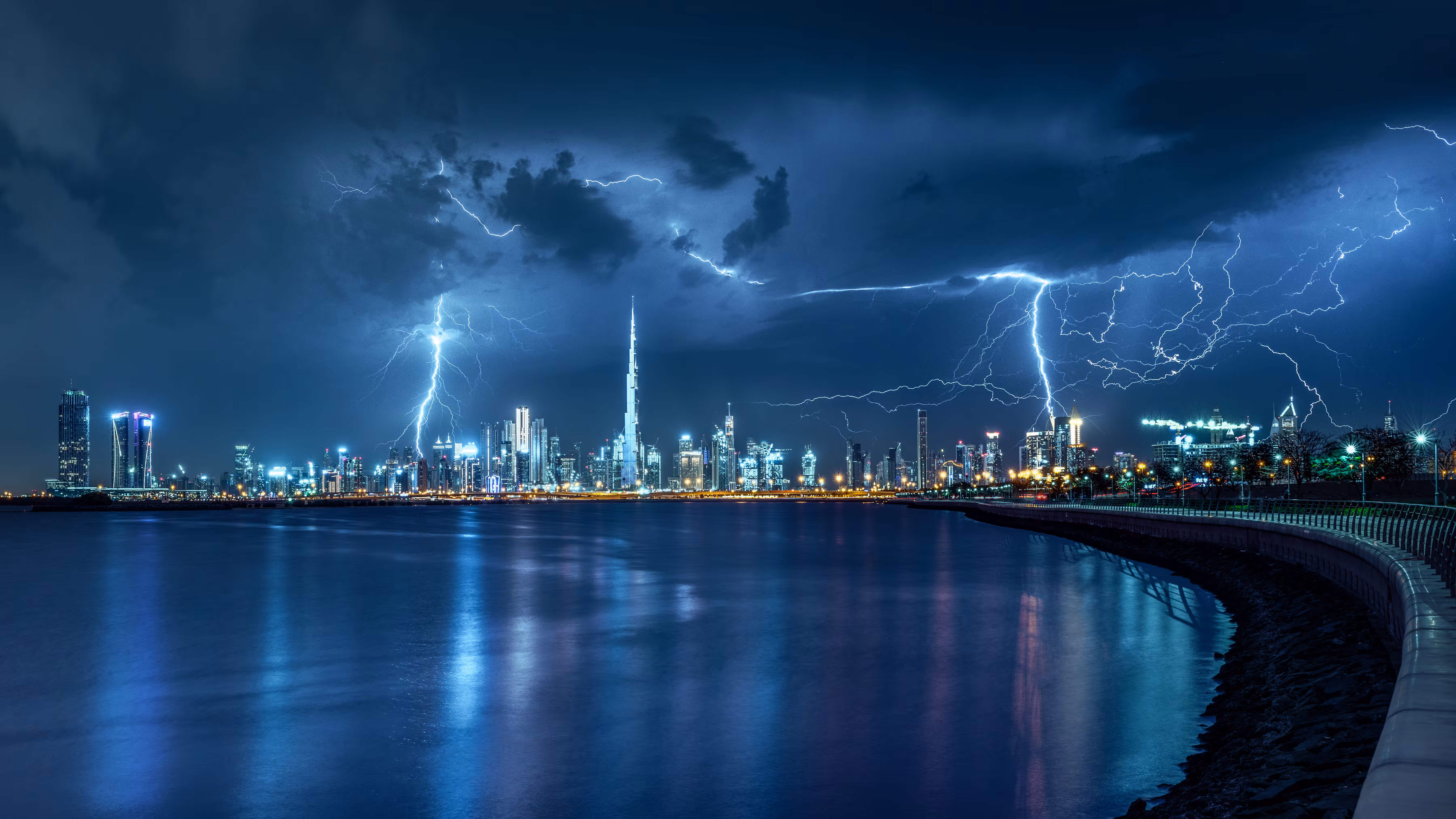 Dubai Lightning