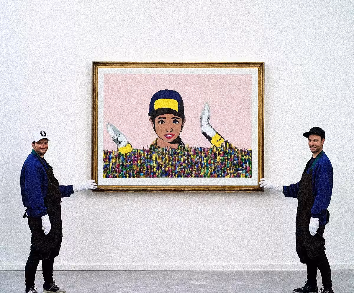 NO RULES APPLIED: Gallery assistants with drowning gallery assistant