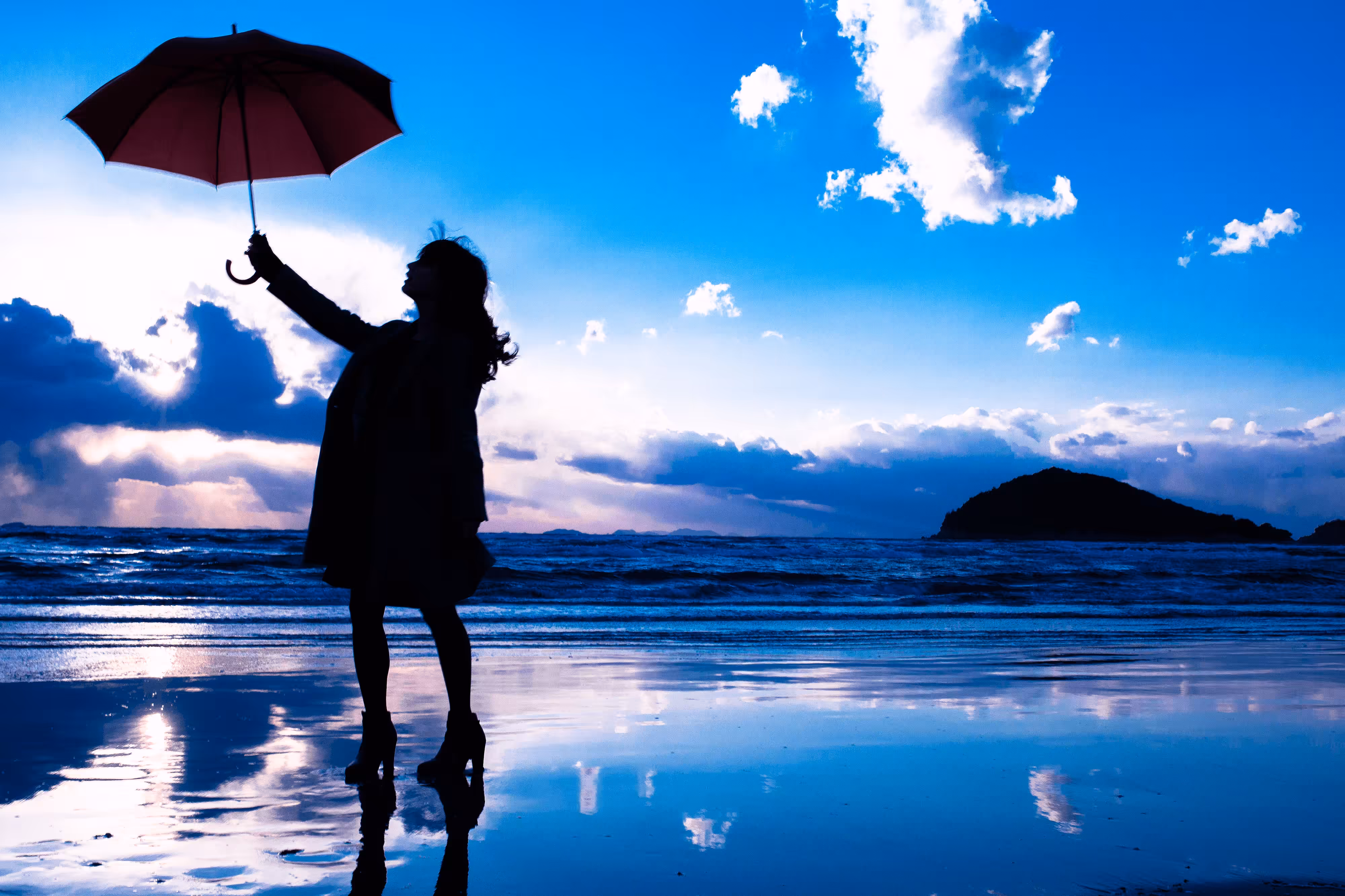 sea and one girl