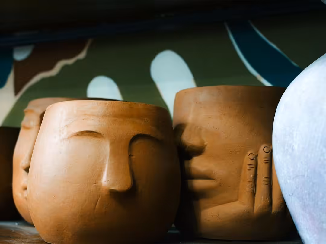WHISPERING STATUE