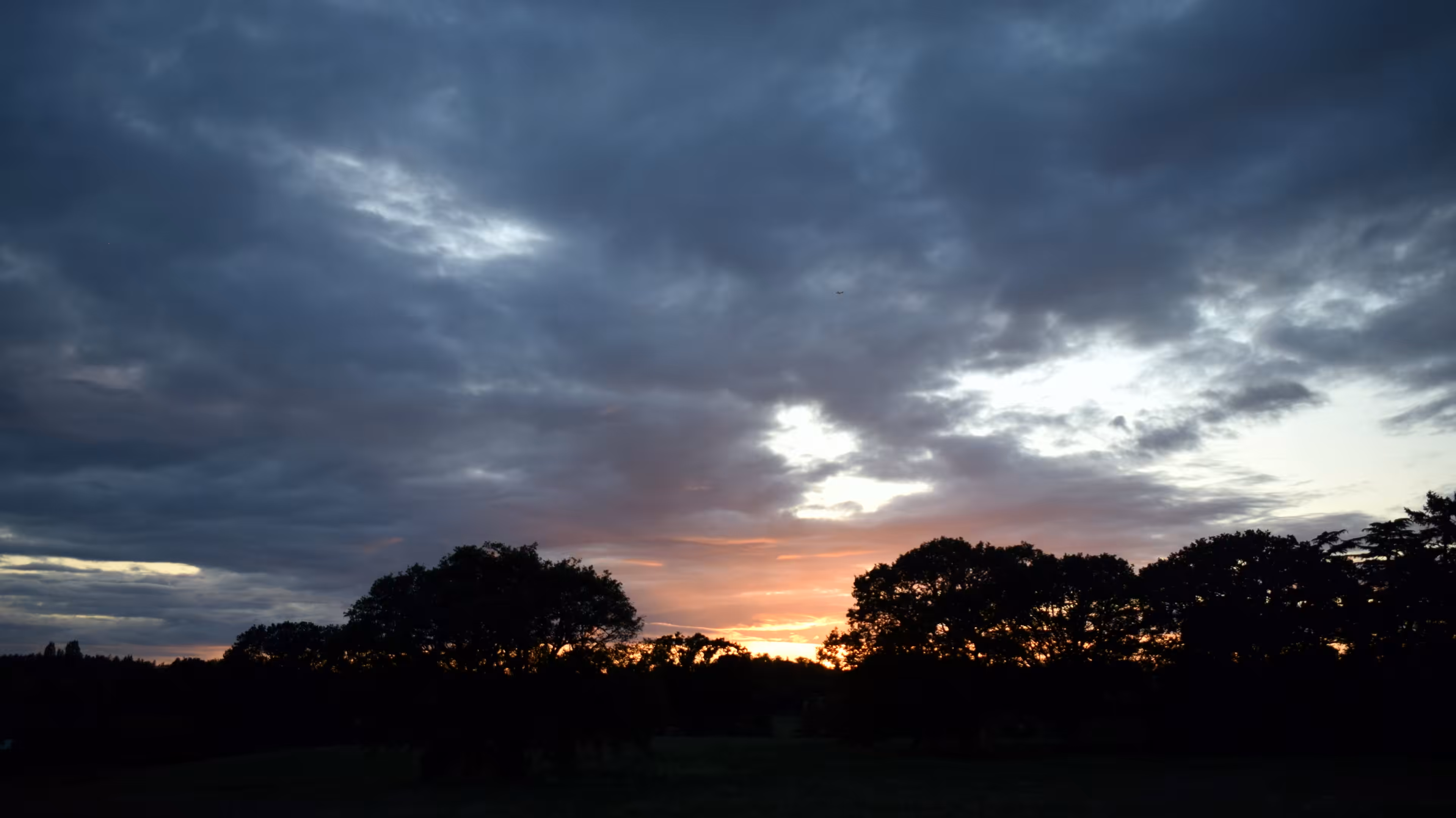 Sky over Englefield Green 39