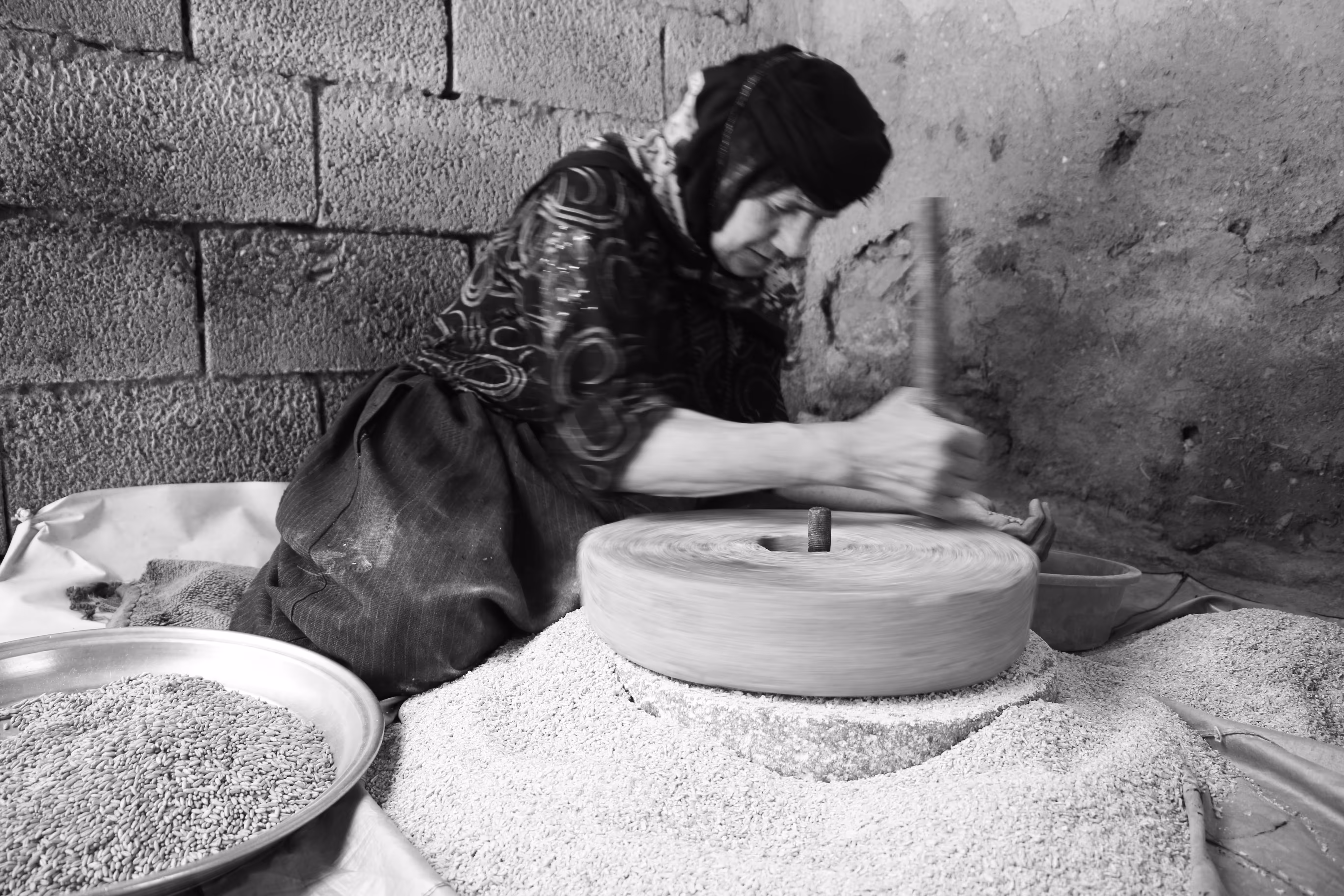 Hand mill