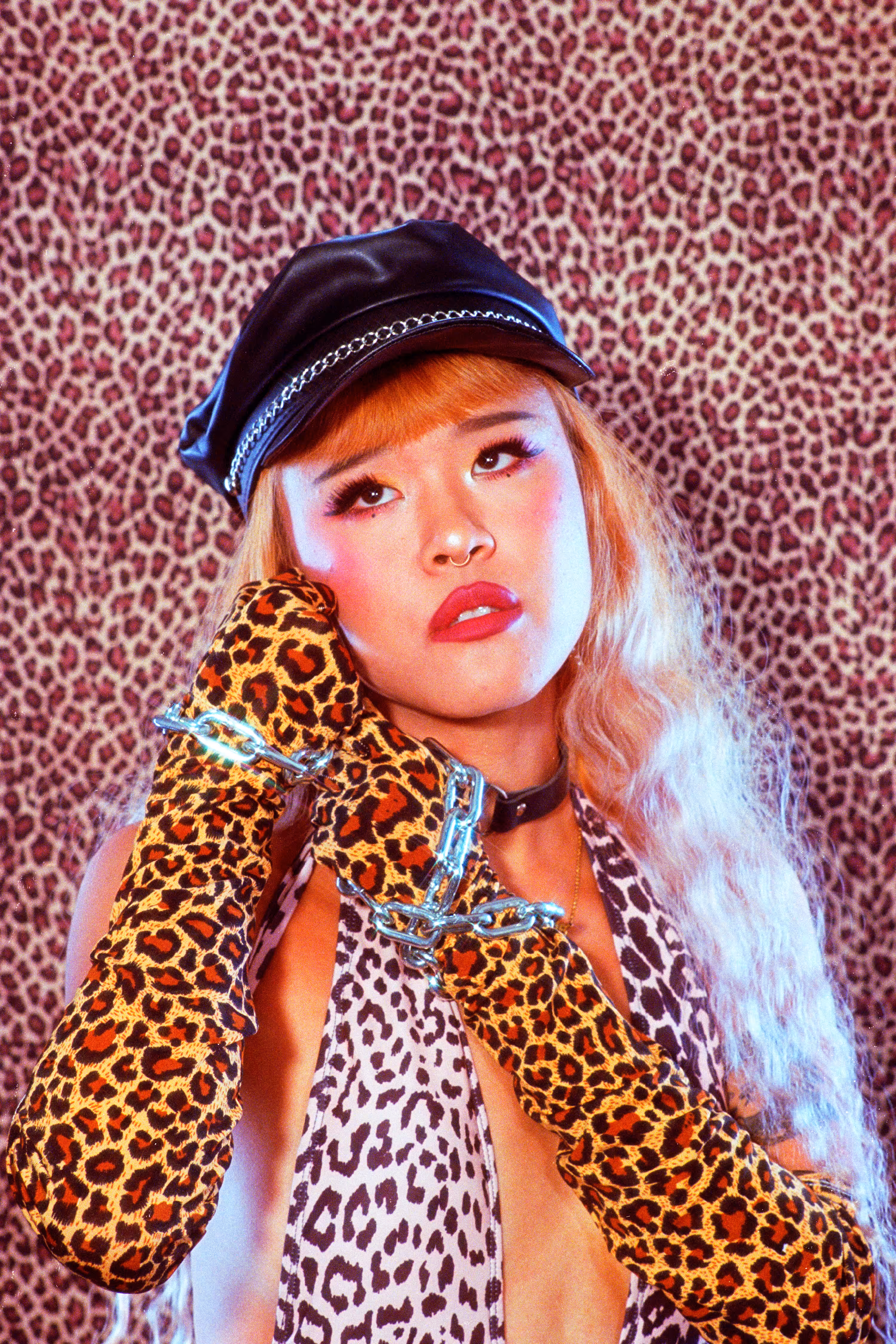 ICONS - Leo / Linda Chen