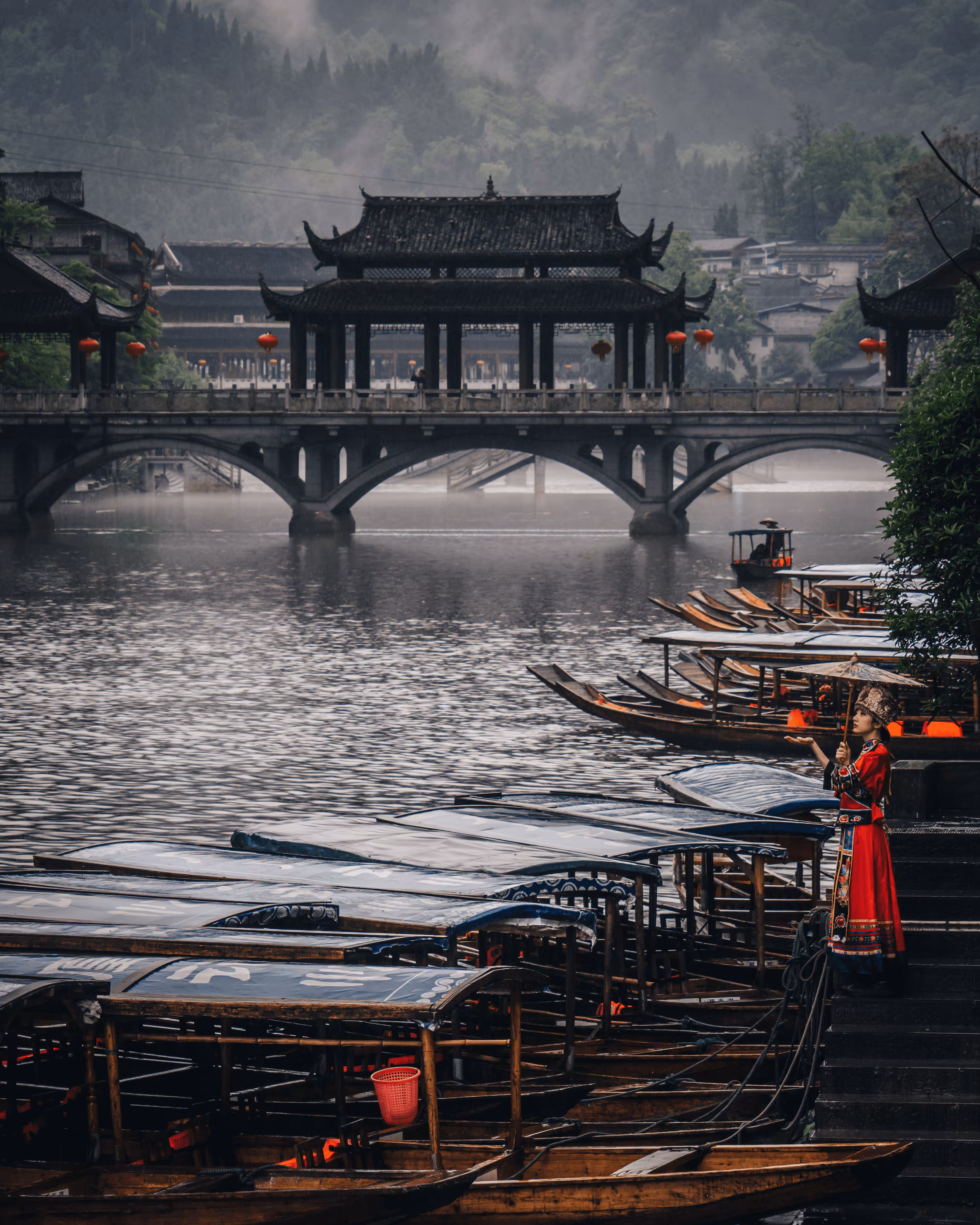 City of Rain and Fog ~Phoenix Ancient Town~