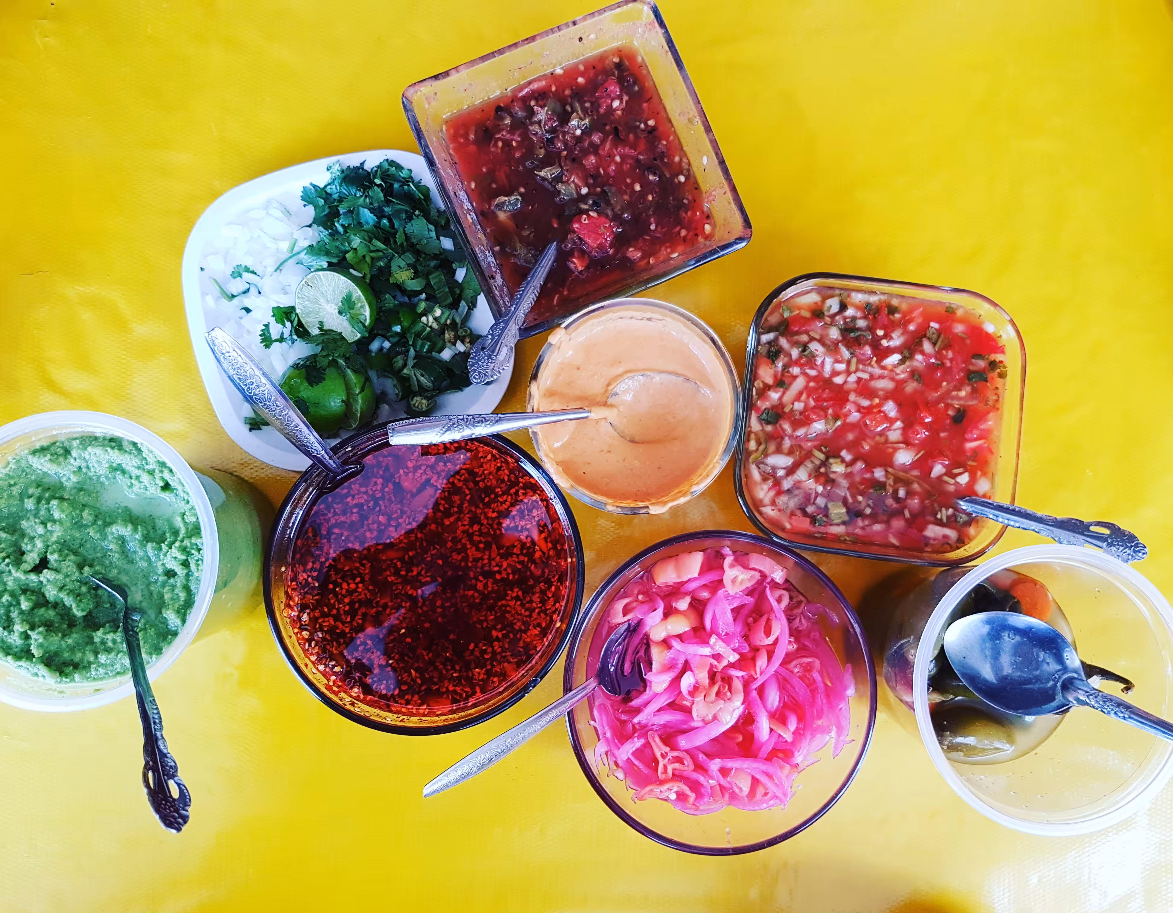 Mas salsa, por favor