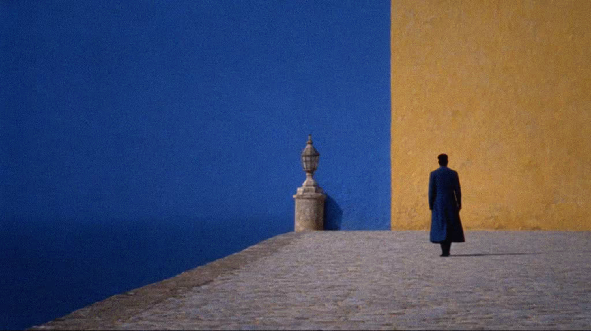 The Murmur Between Walls