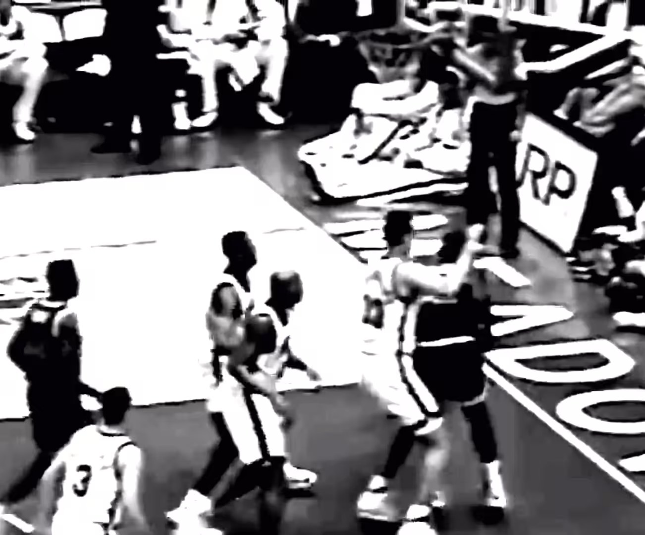 Shaquille O'Neal VS Basketball Hoop