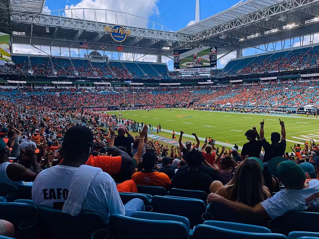 MSC Sports: Hard Cheers from Hard Rock Stadium  Fans 