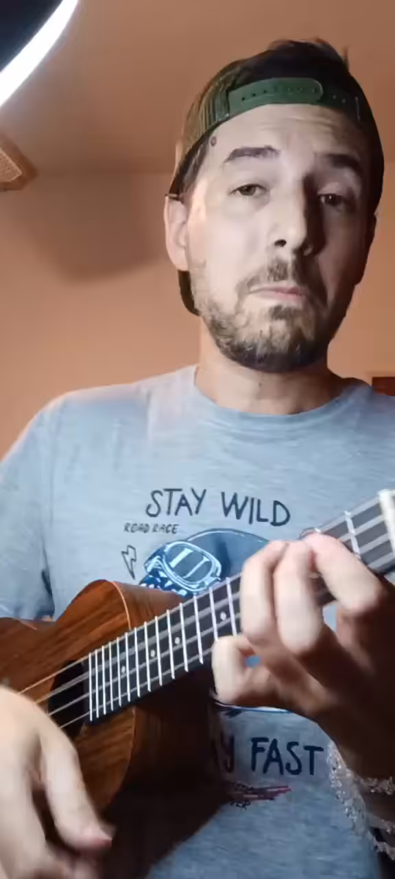 MIKA DAILY MICRO SONGS (MDMS): MDMS #270 (ESTOY CANSADO JEFE)
