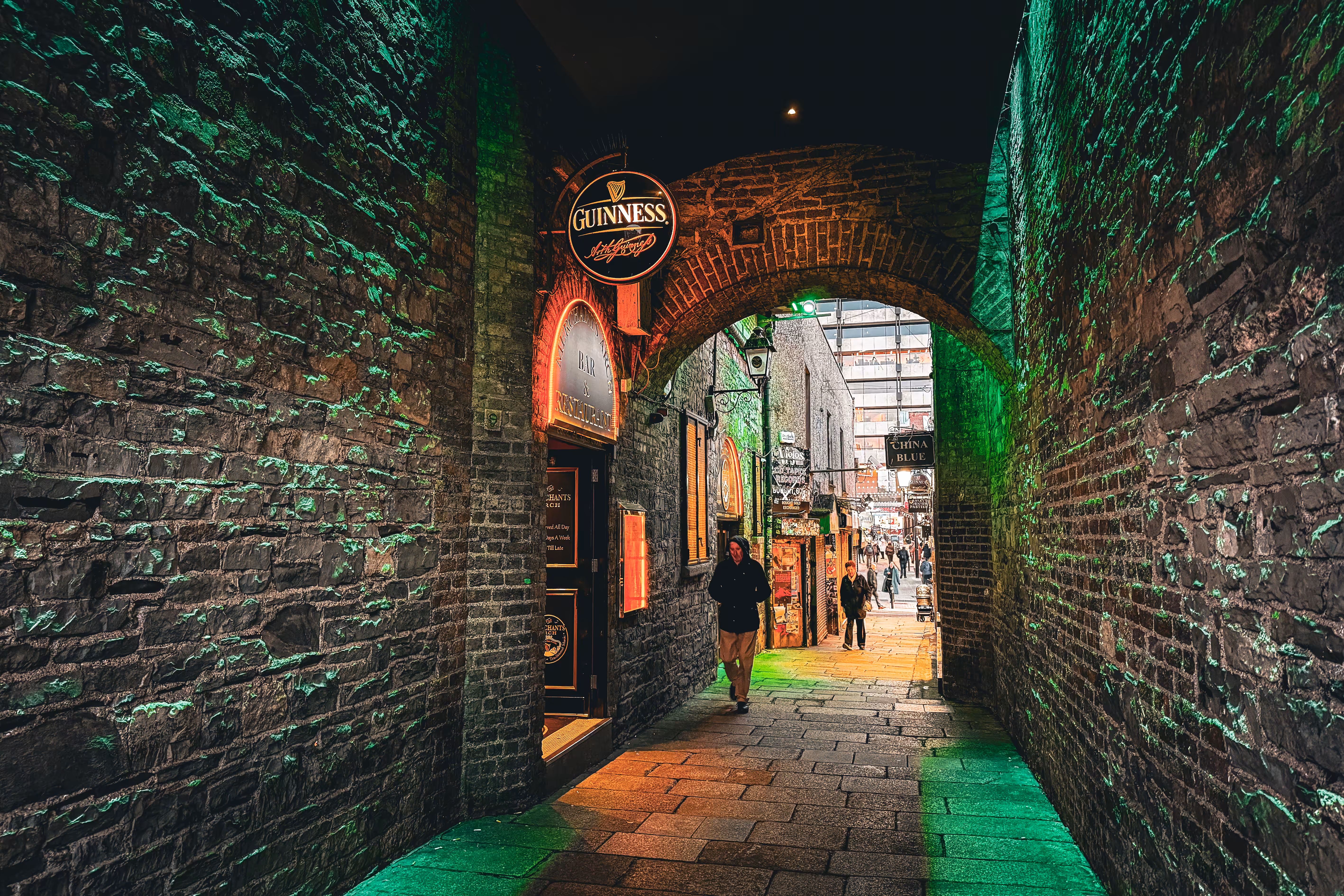 Rodeo posts: Green Alleyway