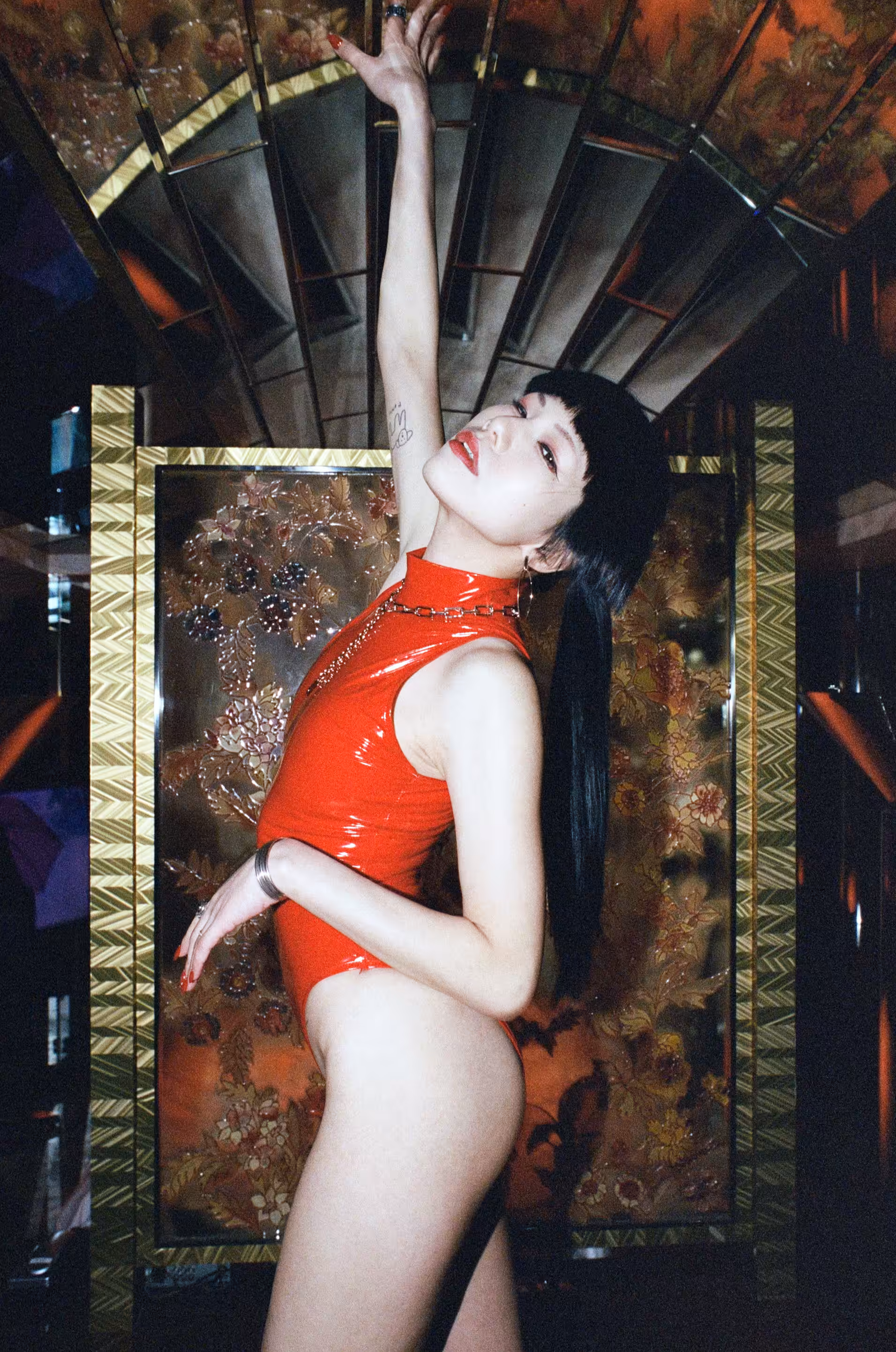 Behind Closed Doors | 密室での #XXXIV