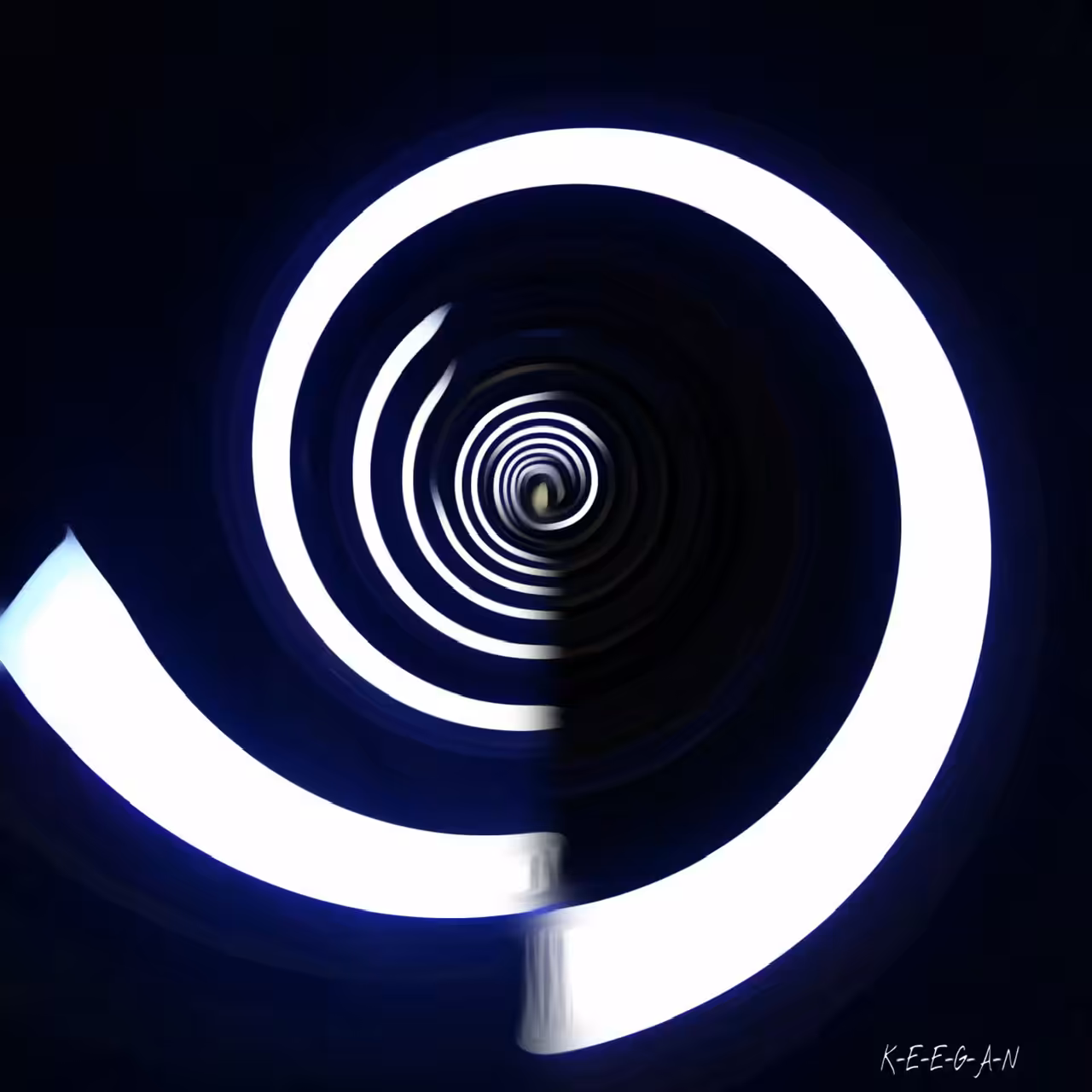luminescent Vortex Loop