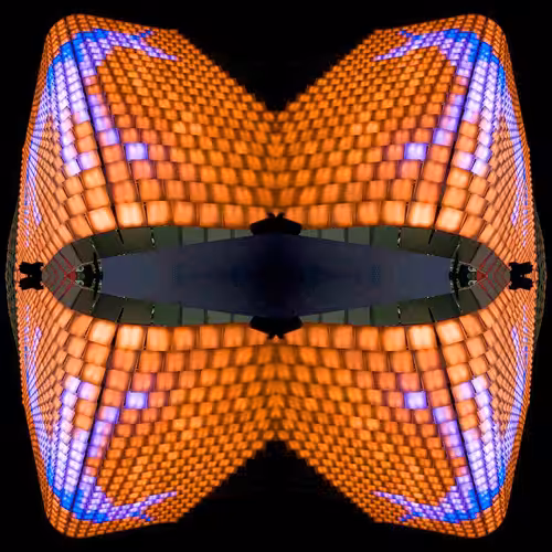 047